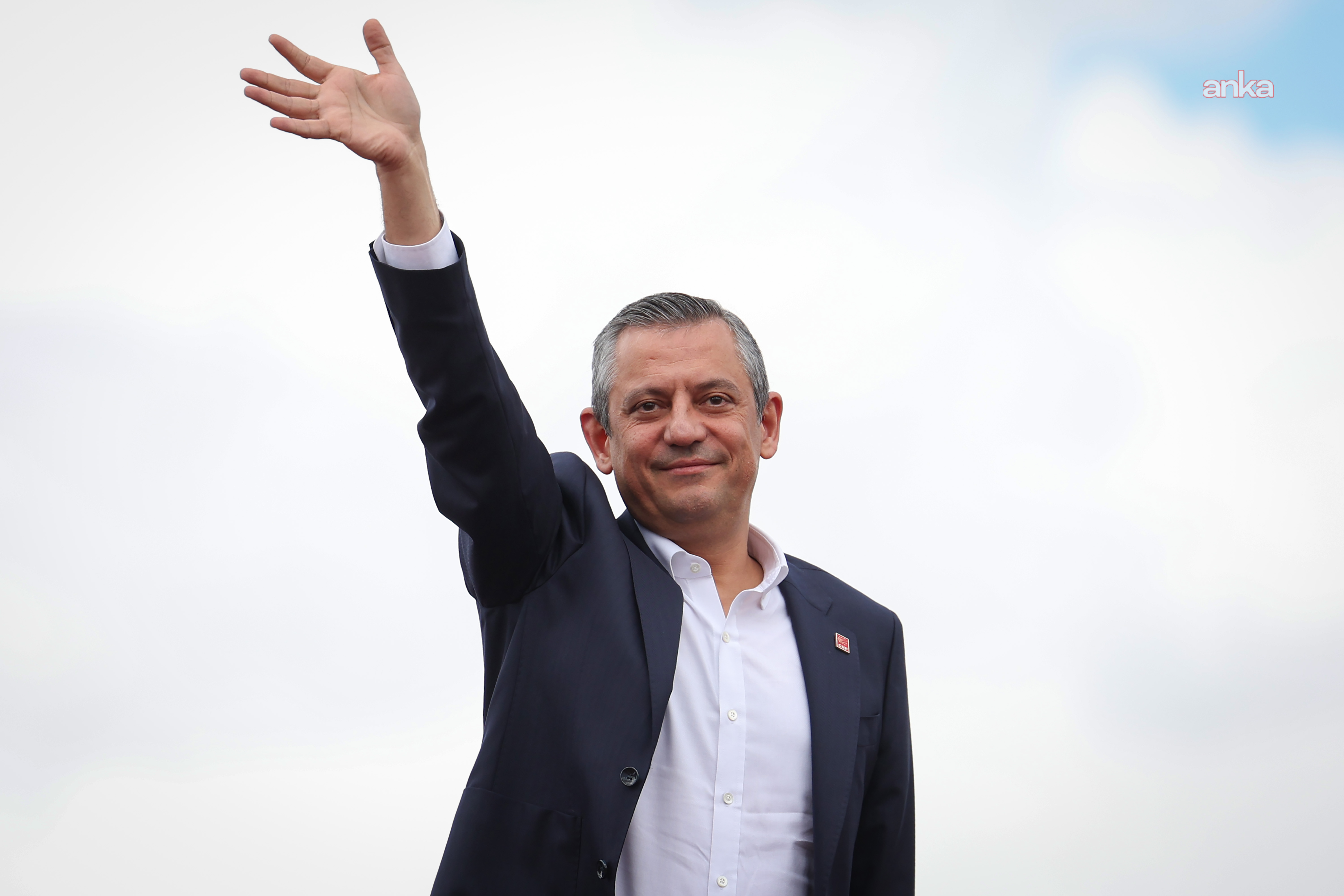 Özgür Özel’den yeni yıl mesajı: “CHP fikren ve zikren iktidar partisidir. Fiilen iktidar ise bir sandık mesafesi kadar yakındır”