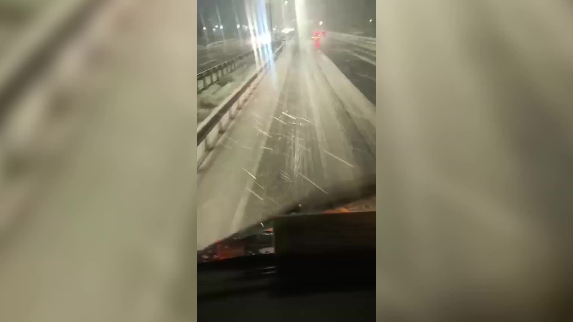 İstanbul'da kar ve buzlanmaya karşı alarm: İBB ekipleri kent genelinde 547 ton tuz kullandı