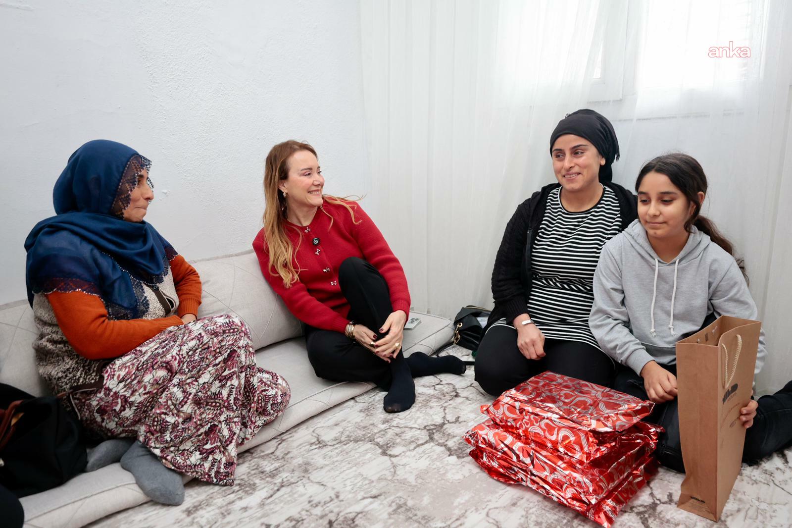 Konak Belediye Başkanı Mutlu’dan yeni yıl öncesi ev ziyaretleri