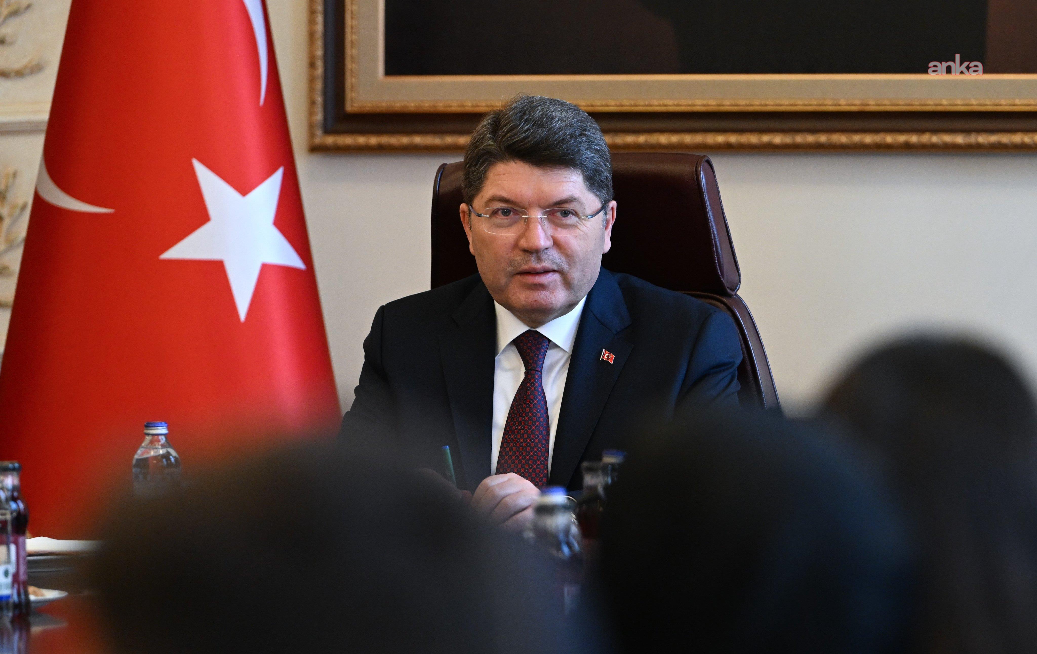 Bakan Tunç'tan yeni yıl mesajı: Yeni ve demokratik bir anayasayı ülkemize kazandırmanın gayretinde olacağız
