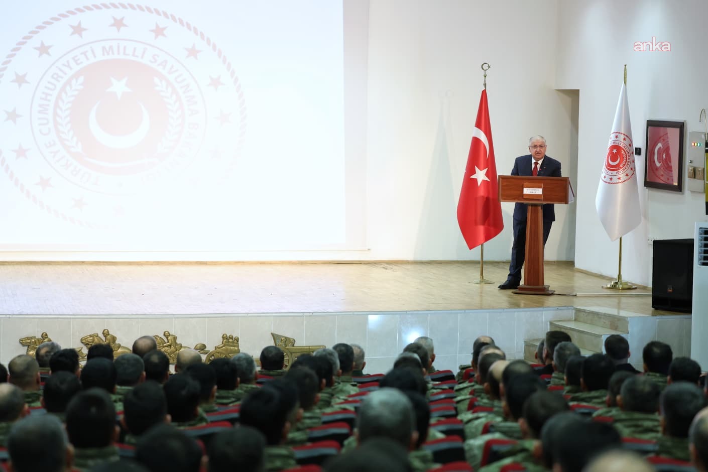 Milli Savunma Bakanı Güler, Polatlı'da Mehmetçiğin yeni yılını kutladı