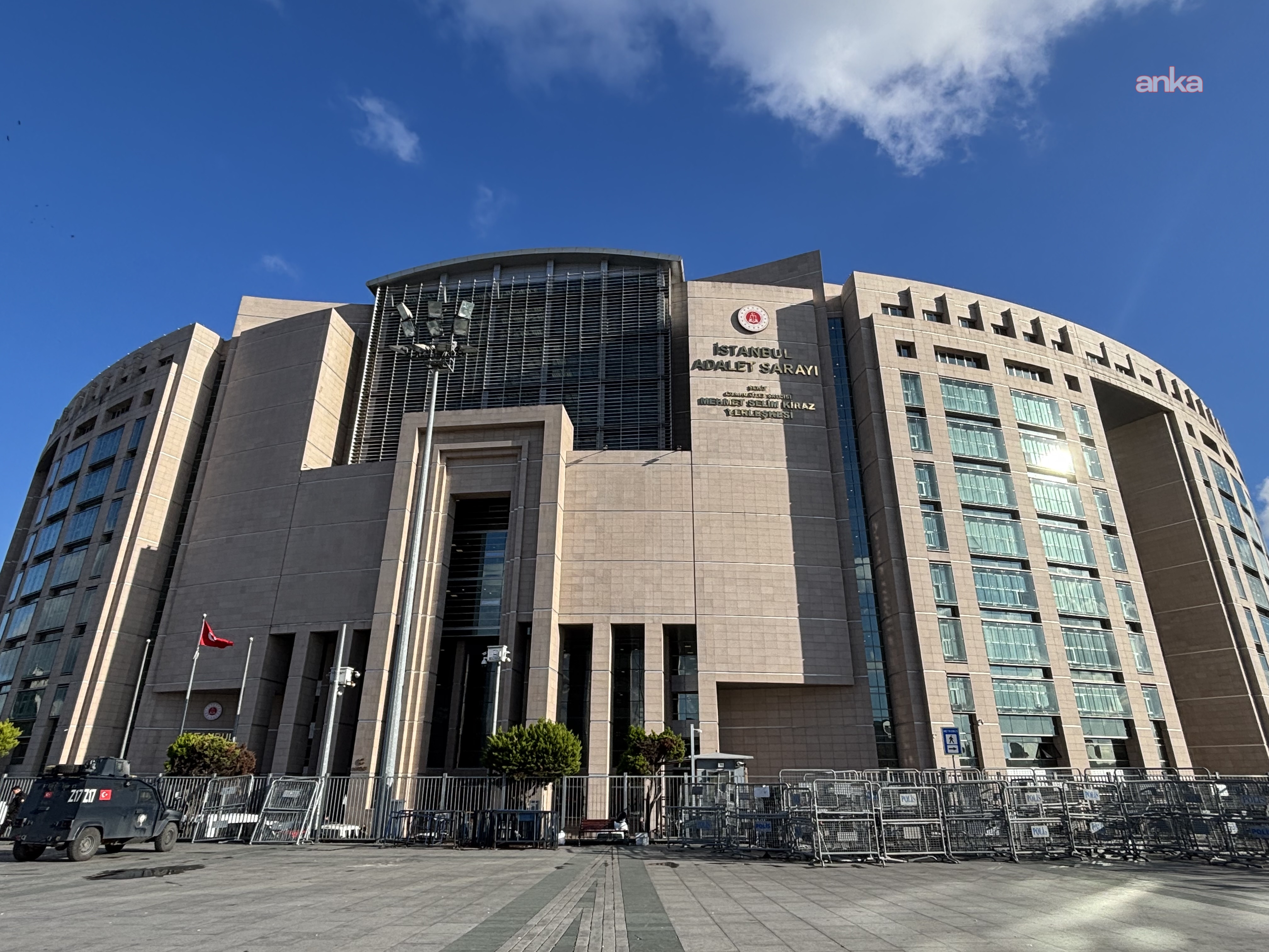 Şeyma Subaşı, yurt dışına çıkış yasağı şeklinde adli kontrol tedbiri ile serbest bırakıldı