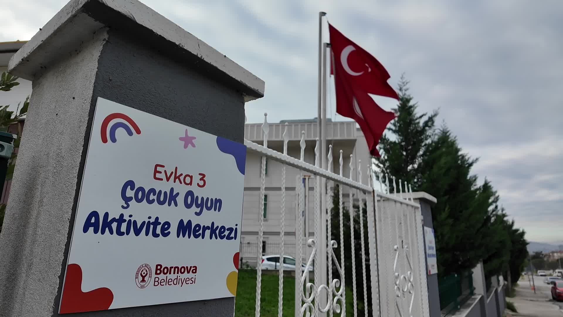 Bornovalı miniklerin yeni yıl coşkusu