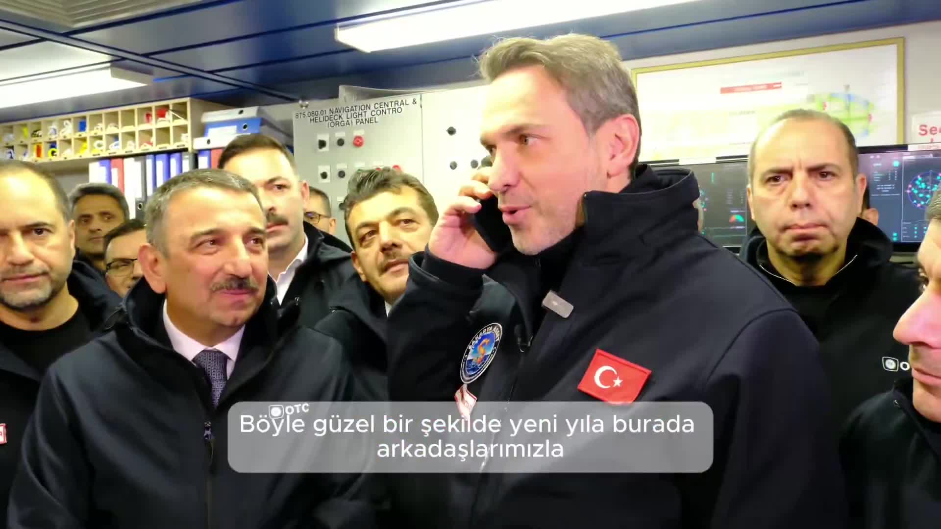 Bakan Bayraktar, Yavuz Sondaj Gemisi personelinin yeni yılını kutladı