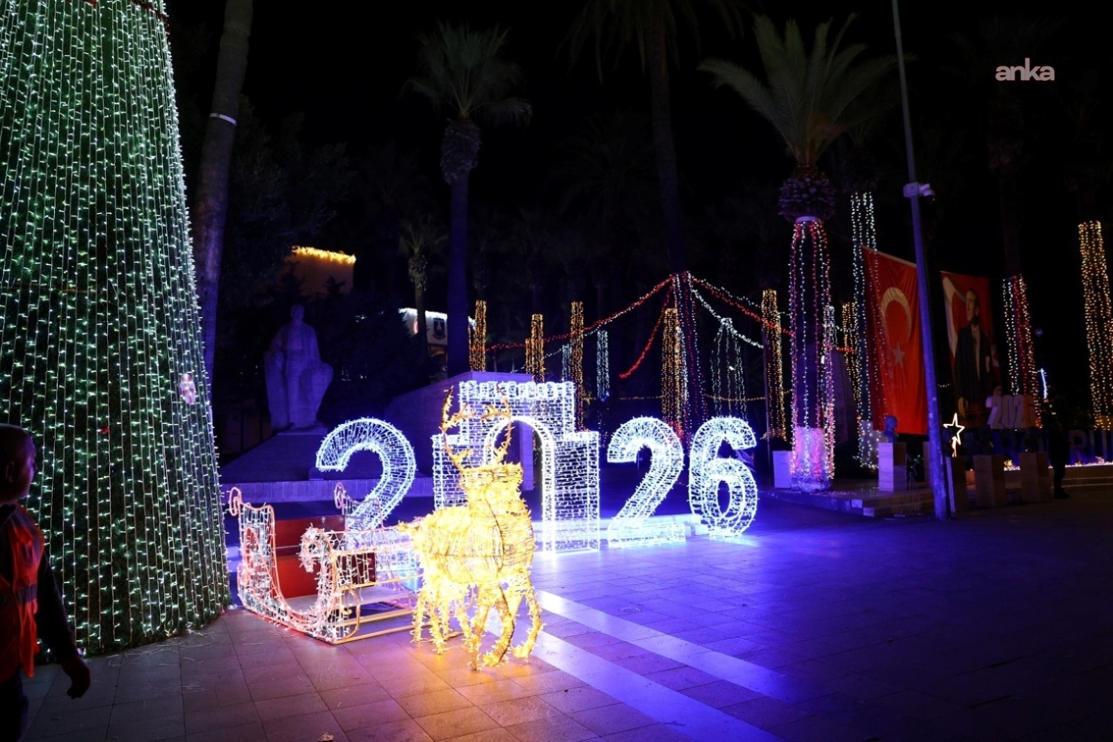 Bodrum Belediye Meydanı’nın ışıltısı, fotoğraf karelerinde ölümsüzleşti
