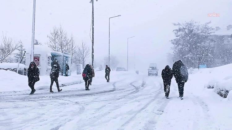 Malatya genelinde kar, tipi ve buzlanma nedeniyle okullar 1 gün tatil edildi
