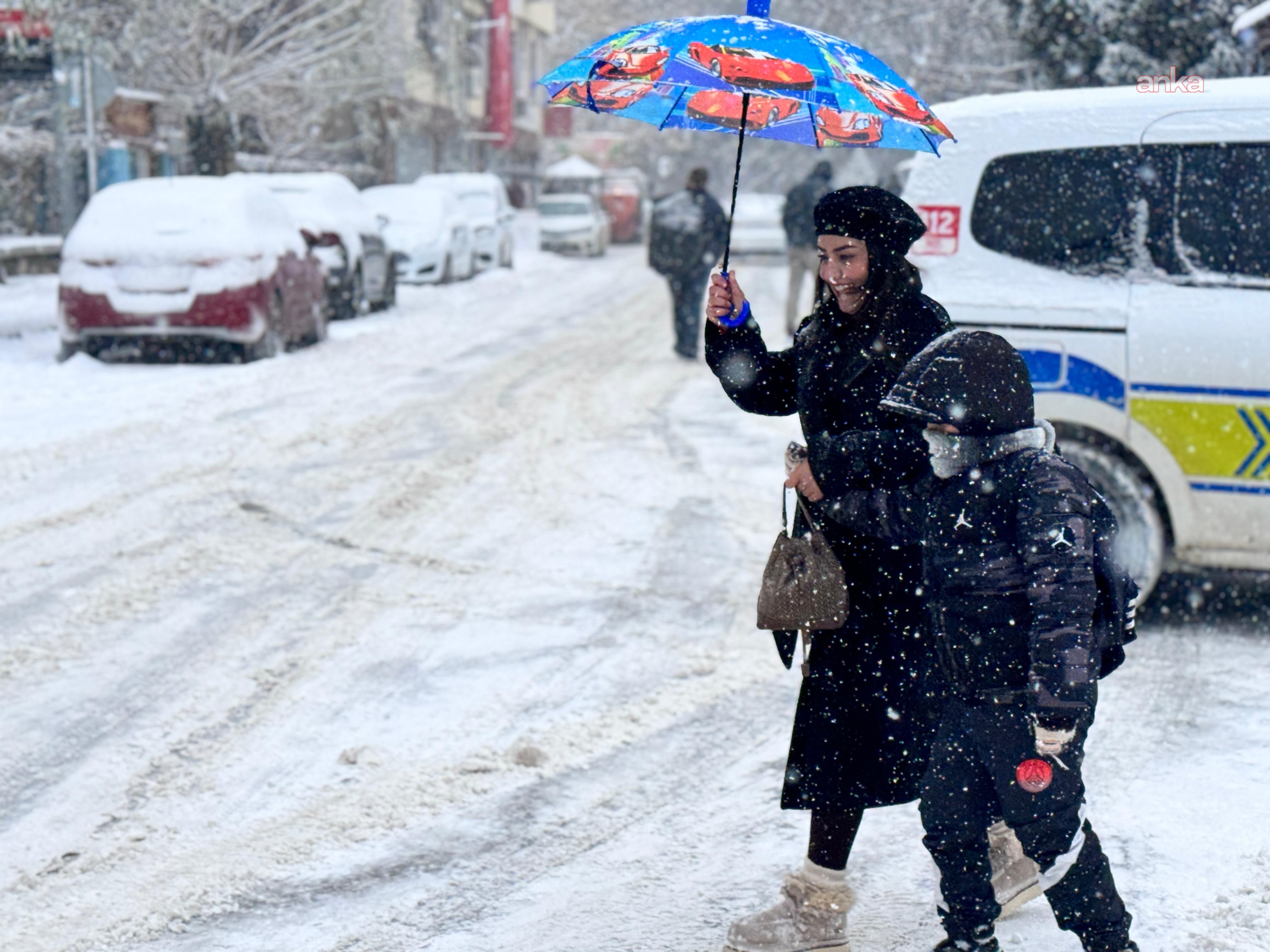 Tunceli'de etkili olan kar yağışı nedeniyle okullar yarın tatil