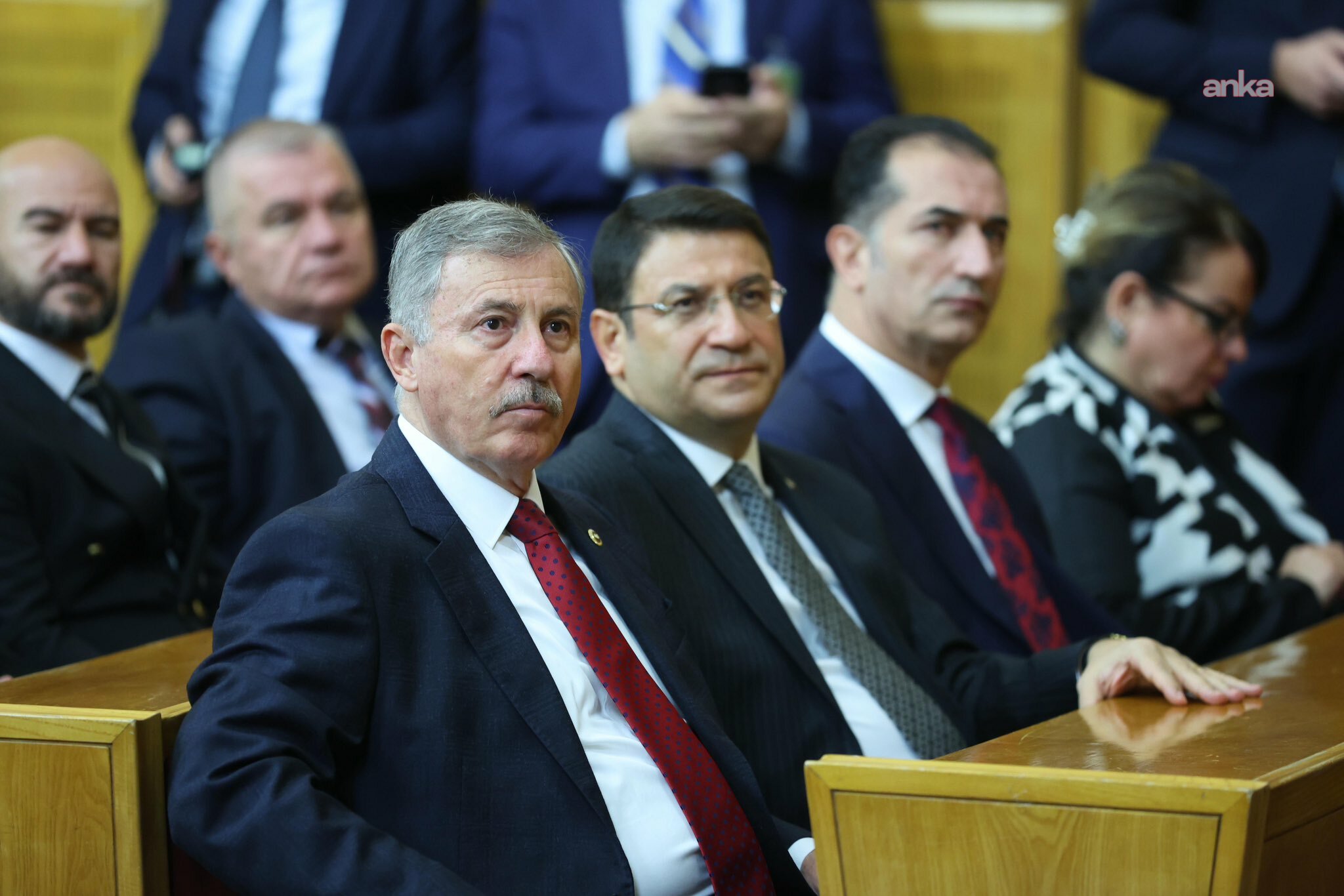 Selçuk Özdağ, Bakan Uraloğlu'na sordu: PTT'nin 2020-2025 arasında zarar ya da kar rakamları nedir?
