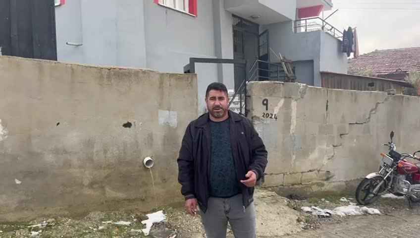 Antakya’da orta hasarlı evine yıkım tebligatı geldiğini belirten depremzede: "Sayın Murat Kurum; hani halkın yanındaydınız, sesimizi duyun"