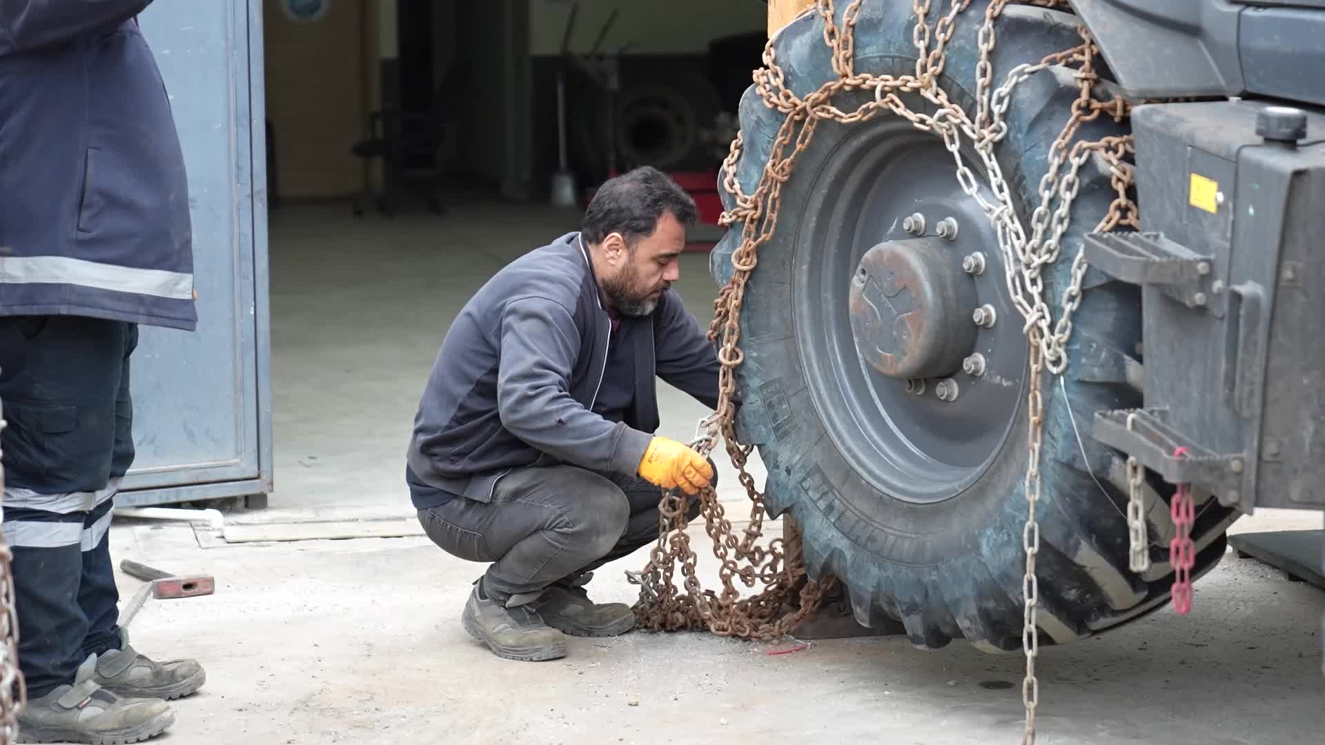 Ortahisar Belediyesi'nden karla mücadele çalışması