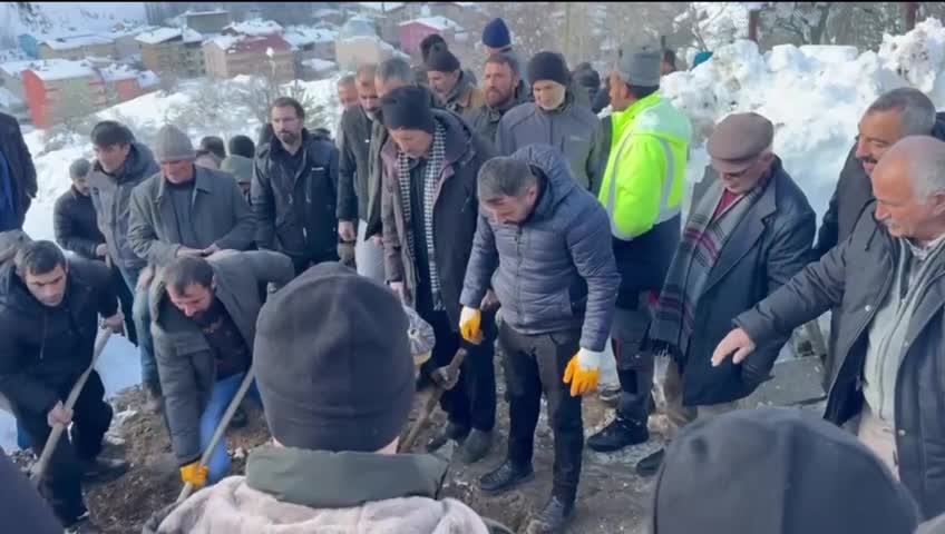 Van'da çığ altında kalarak hayatını kaybeden Gülnaz Bitik, son yolculuğuna uğurlandı