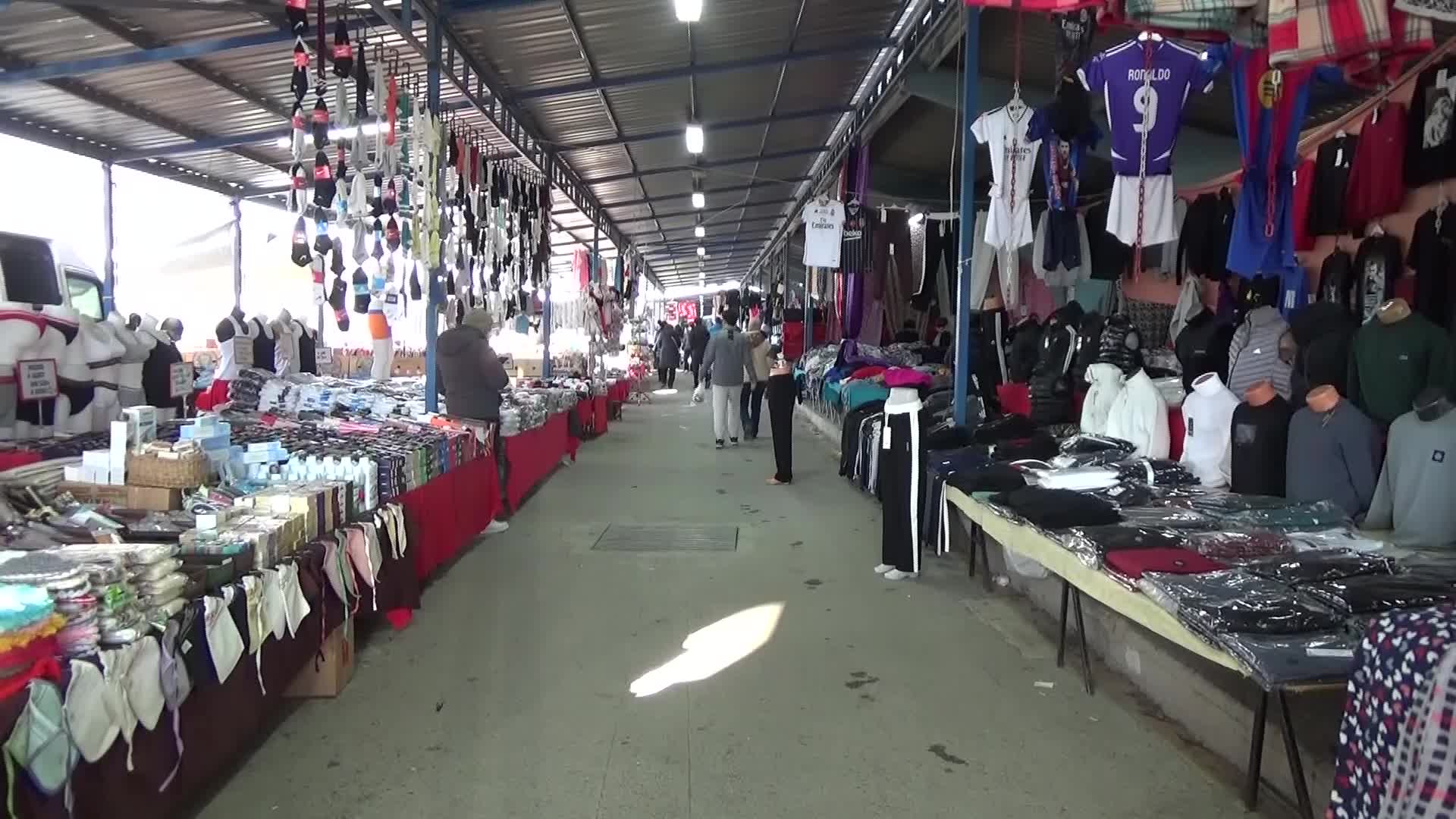 Edirne Ulus Pazarı'nı soğuk hava vurdu