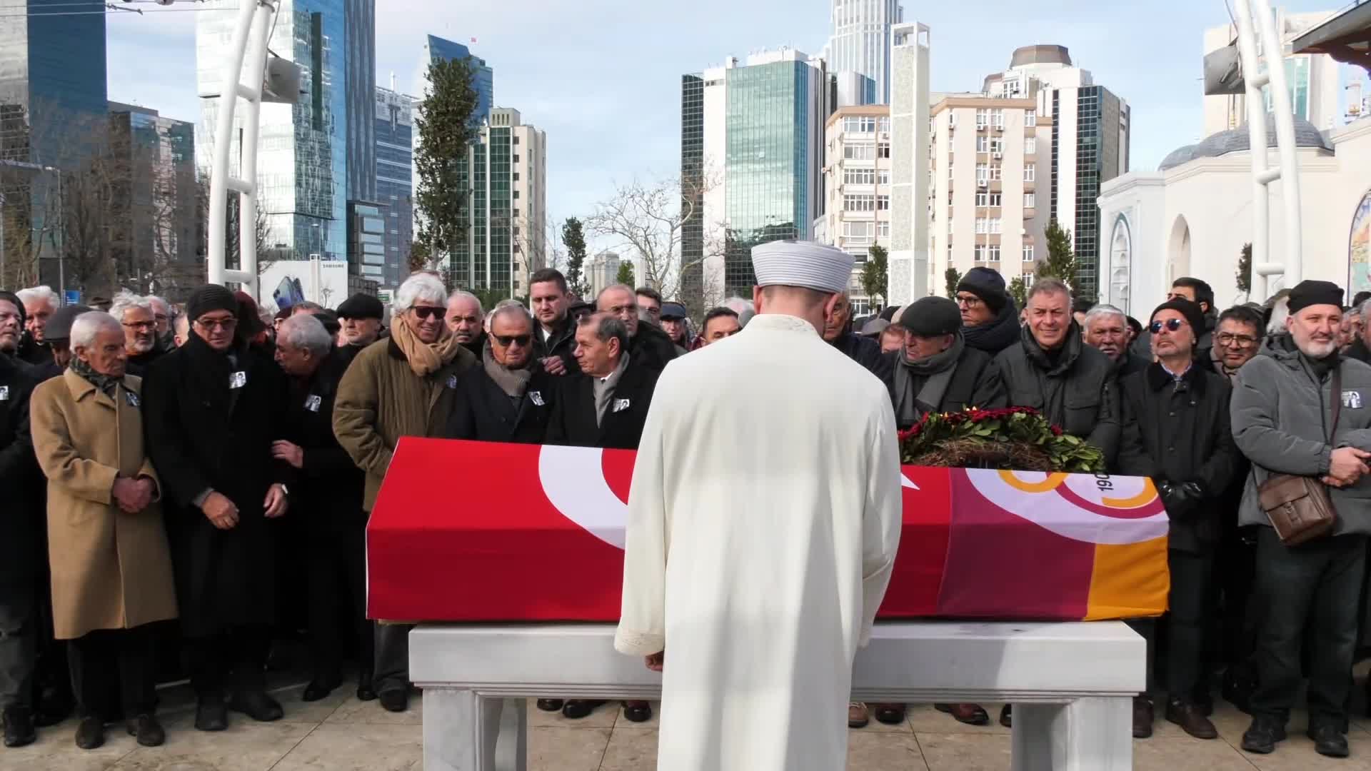 Gökmen Özdenak son yolculuğuna uğurlandı... Fatih Terim: "Demek ki veda ediyormuş bize..."