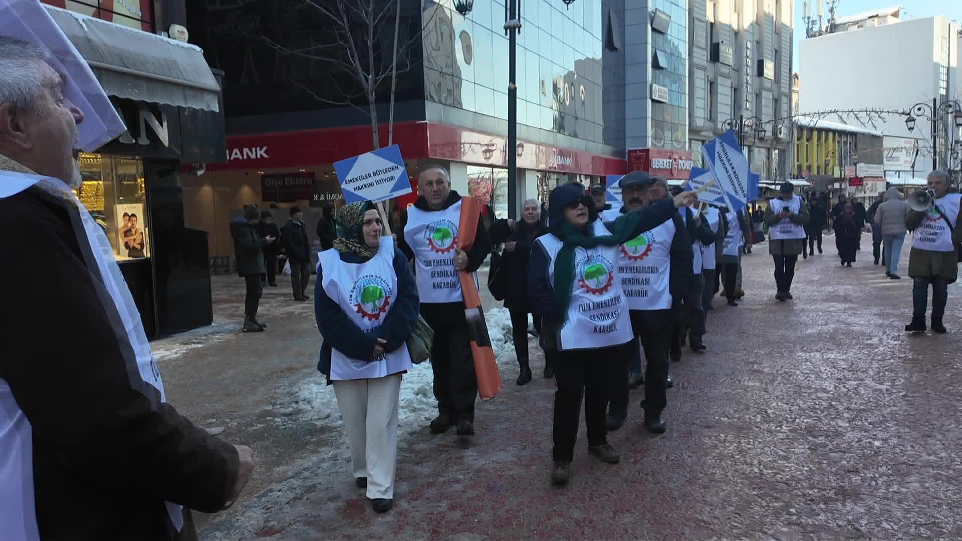 Karabük'te emeklilerden "maaş zammı" eylemi