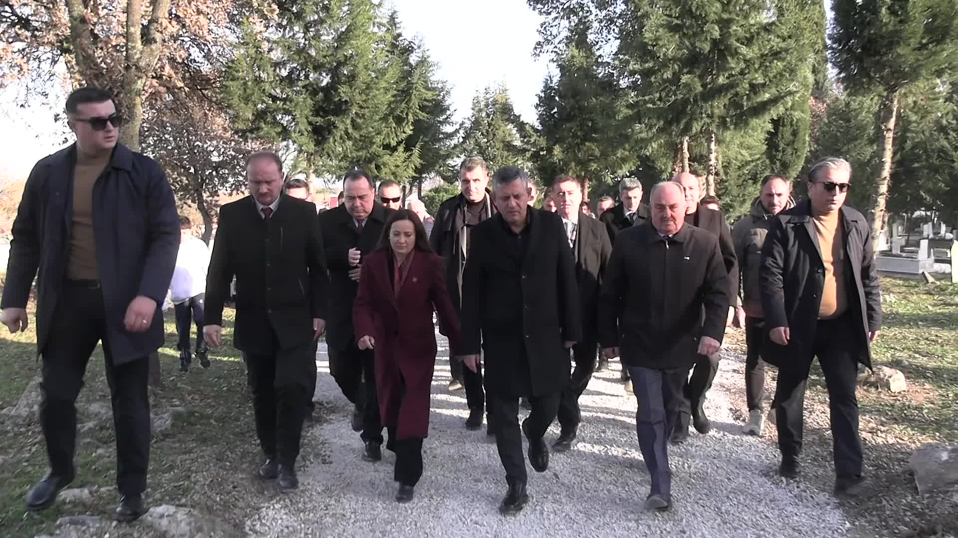 CHP Genel Başkanı Özel’den Güney Temiz’in kabrine ziyaret