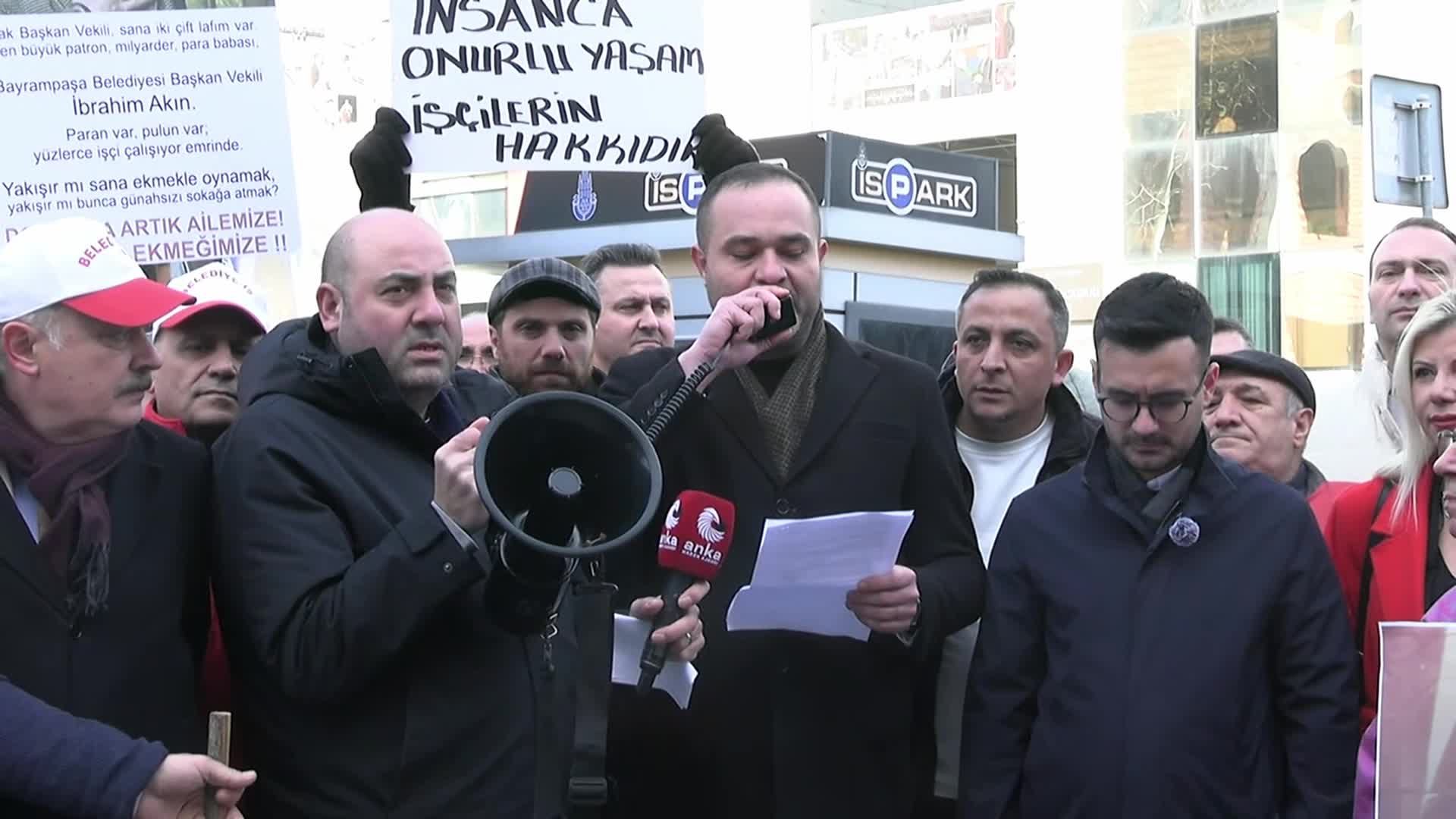 İşten çıkarmalar Bayrampaşa Belediyesi önünde protesto edildi