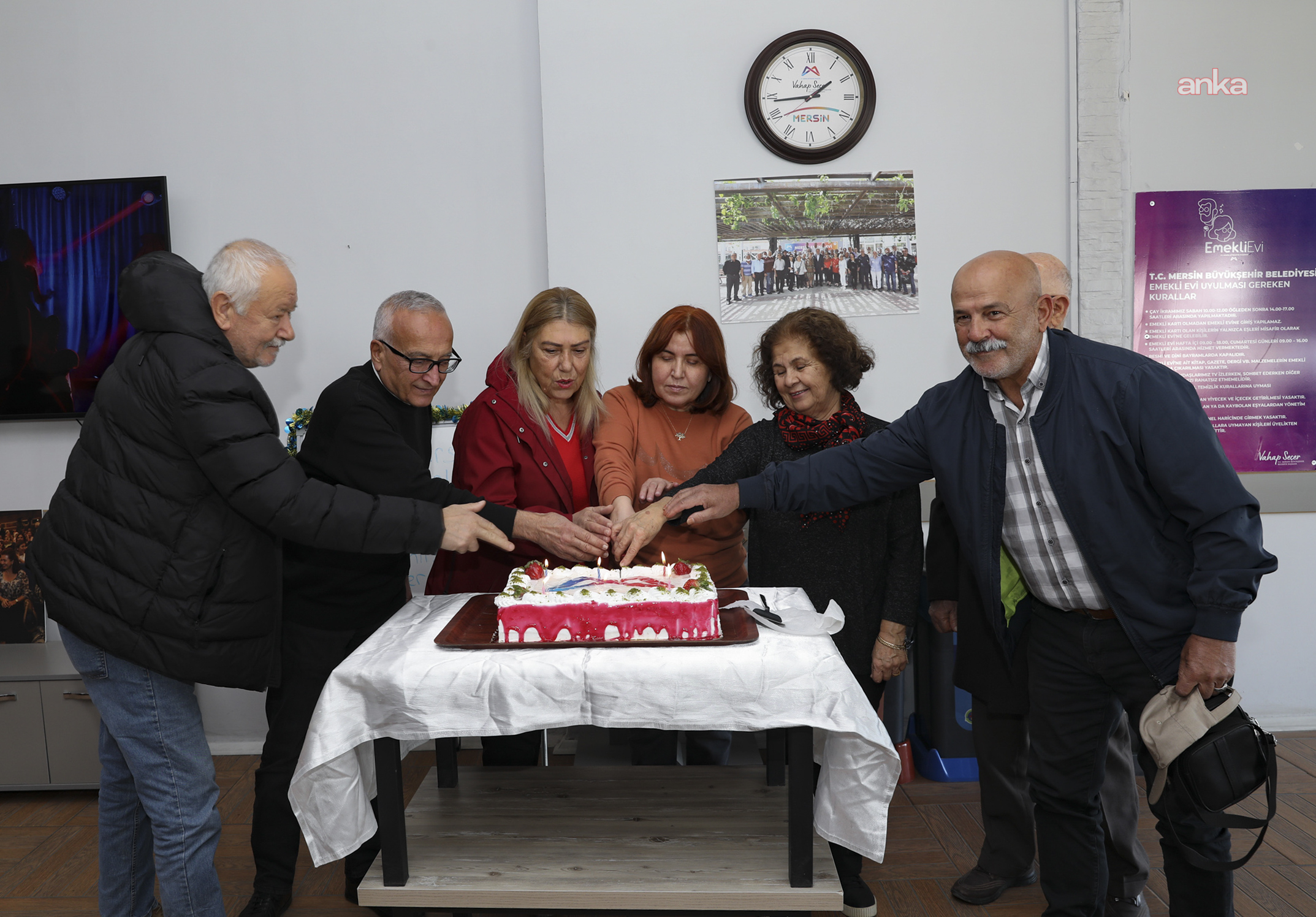 Mersin Büyükşehir Belediyesi Emekli Evleri'nde yeni yıl coşkusu