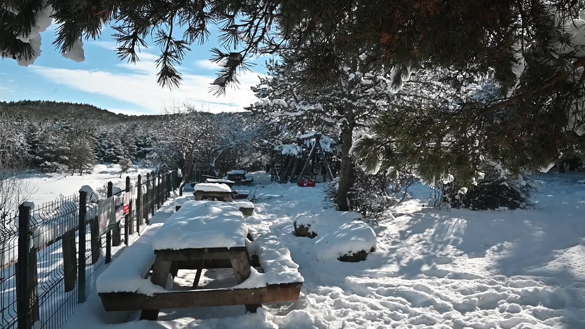 Yozgat’ta kötü hava koşulları nedeniyle yolda kalan araçlar kurtarıldı