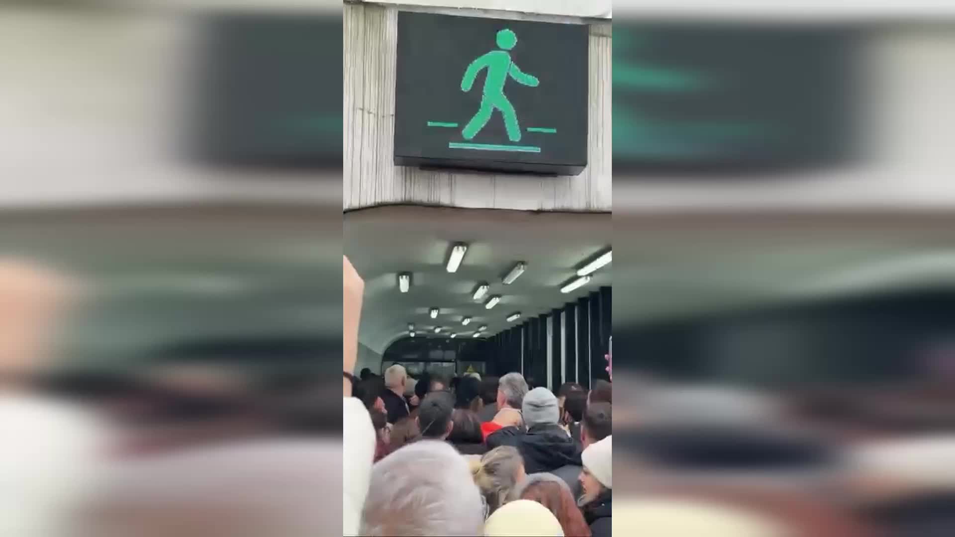 Sarp Sınır Kapısı’nda yoğunluk İzmir Marşı’yla protesto edildi