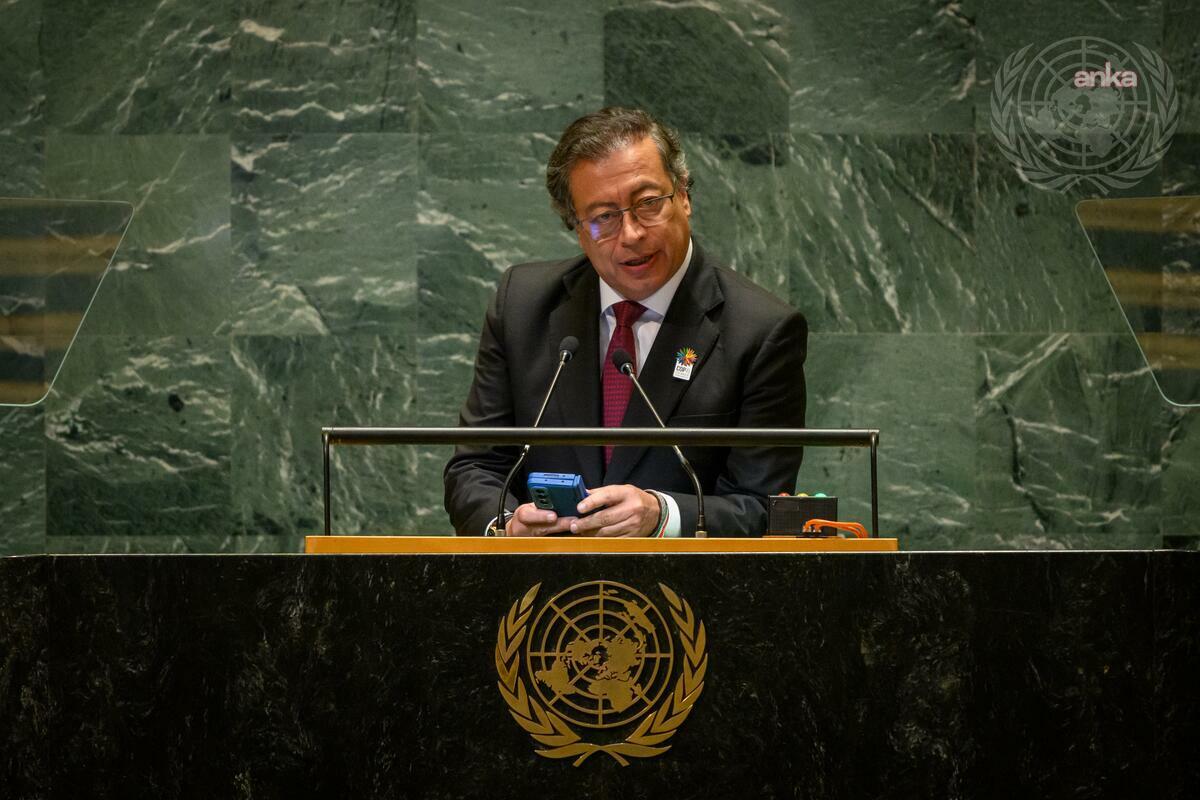 ABD'nin Venezuela'ya saldırısı... Kolombiya Cumhurbaşkanı Petro: “Venezuela ve Latin Amerika’nın egemenliğine yönelik her türlü saldırıyı reddediyoruz”