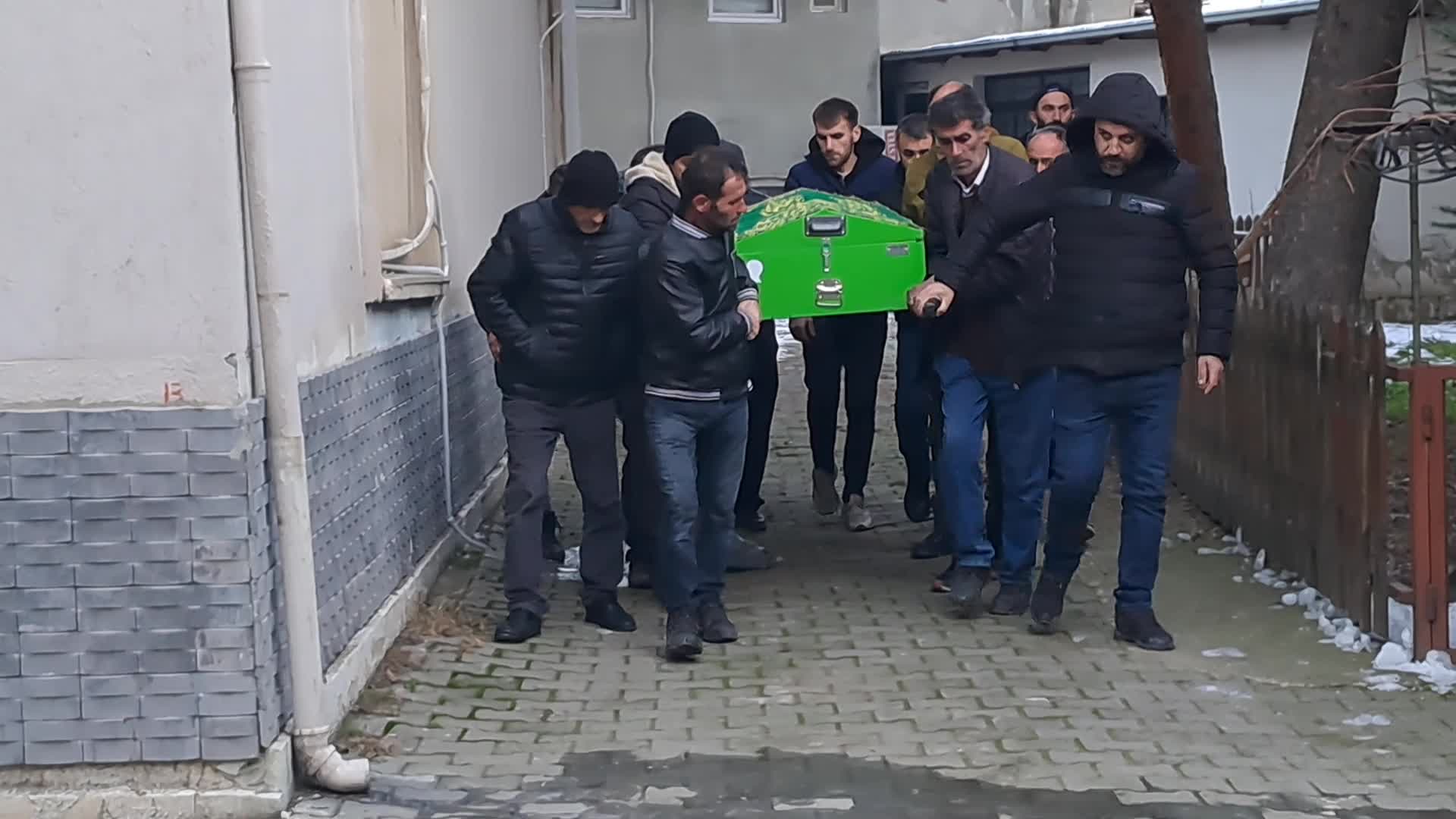 Artvin'de çığ faciasında hayatını kaybeden çoban Suat Temel, son yolculuğuna uğurlandı