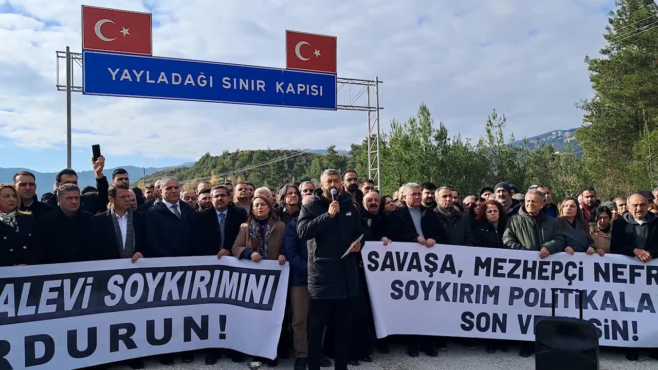 Suriye'deki Alevilere saldırılar Yayladağı'nda protesto edildi: "Suriye'de Alevi soykırımını durdurun"