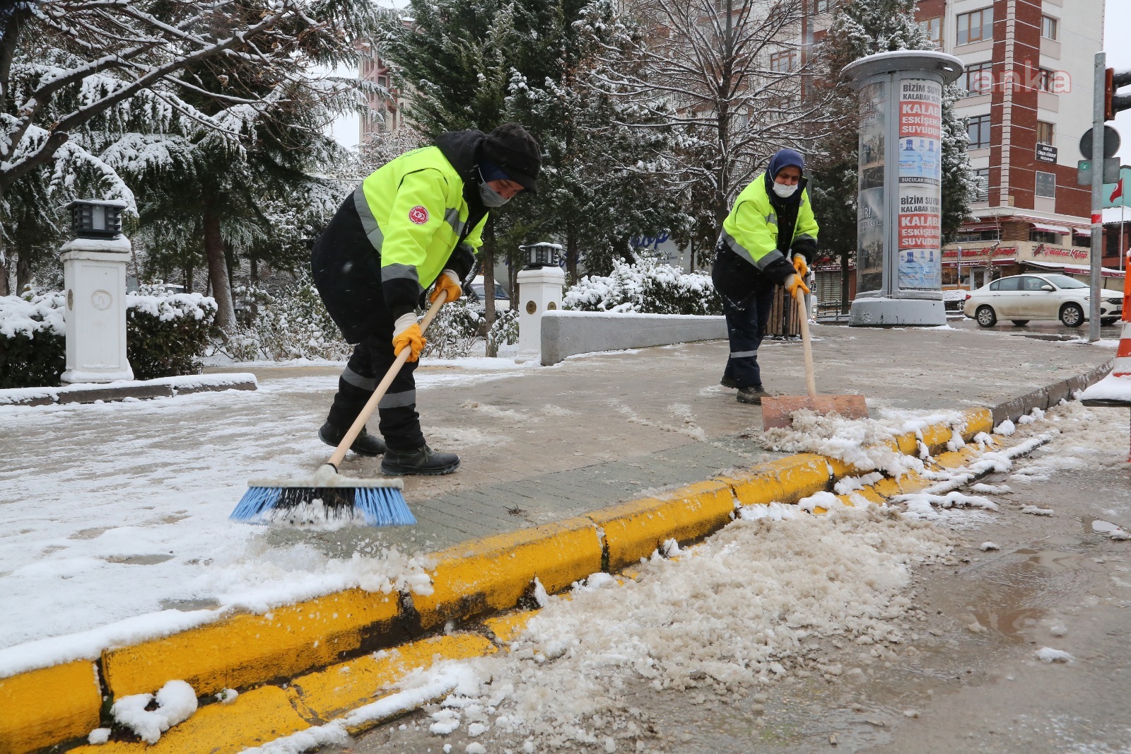 ODUNPAZARI BELEDİYESİ KARLA MÜCADELE İÇİN SEFERBER OLDU