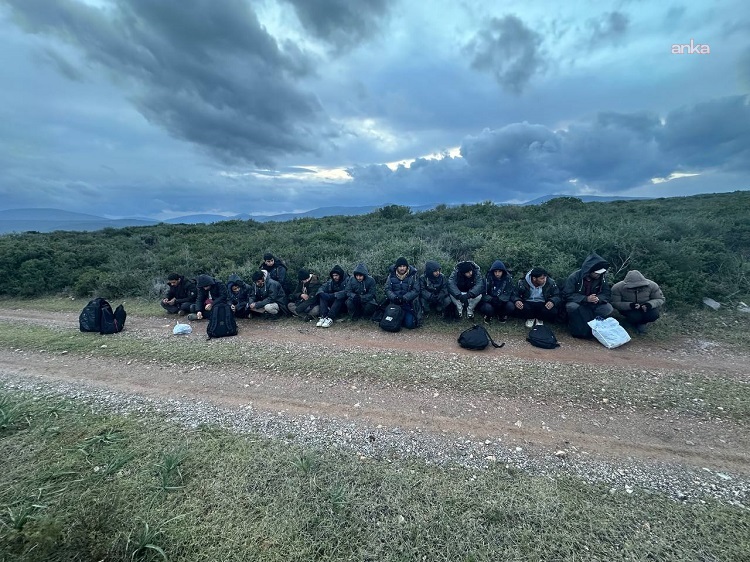 İzmir ve Muğla’da, 25'i çocuk toplam 73 düzensiz göçmen yakalandı