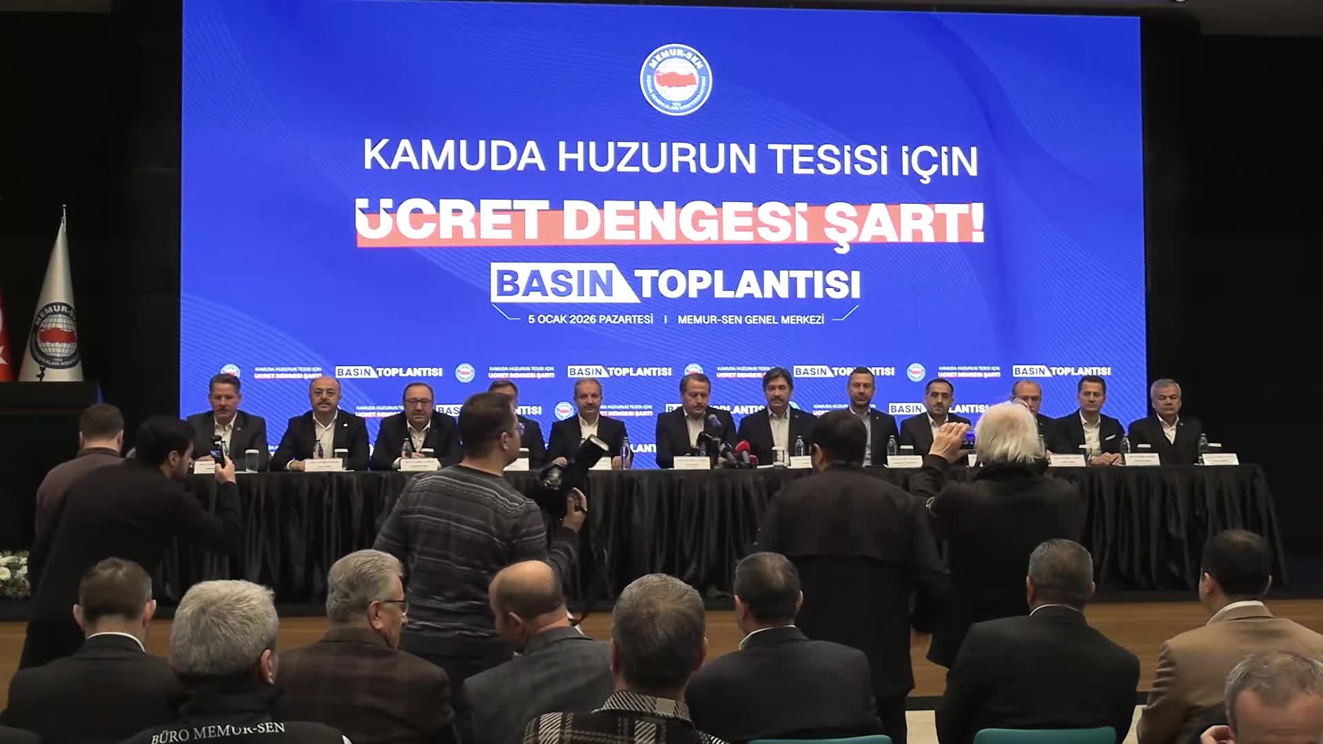 Memur-Sen Genel Başkanı Yalçın: “58 bin 300 lira maaş alan bir kişi nasıl evlilik hayali kuracak, nasıl ev tutacak, evinin içini nasıl dolduracaktır"