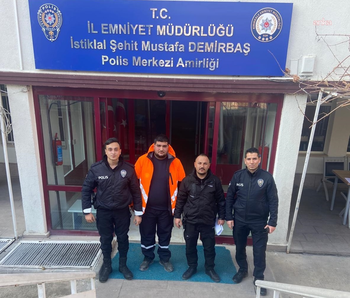 Kırıkkale'de temizlik işçisinden örnek davranış: Bulduğu 30 bin lirayı polise teslim etti