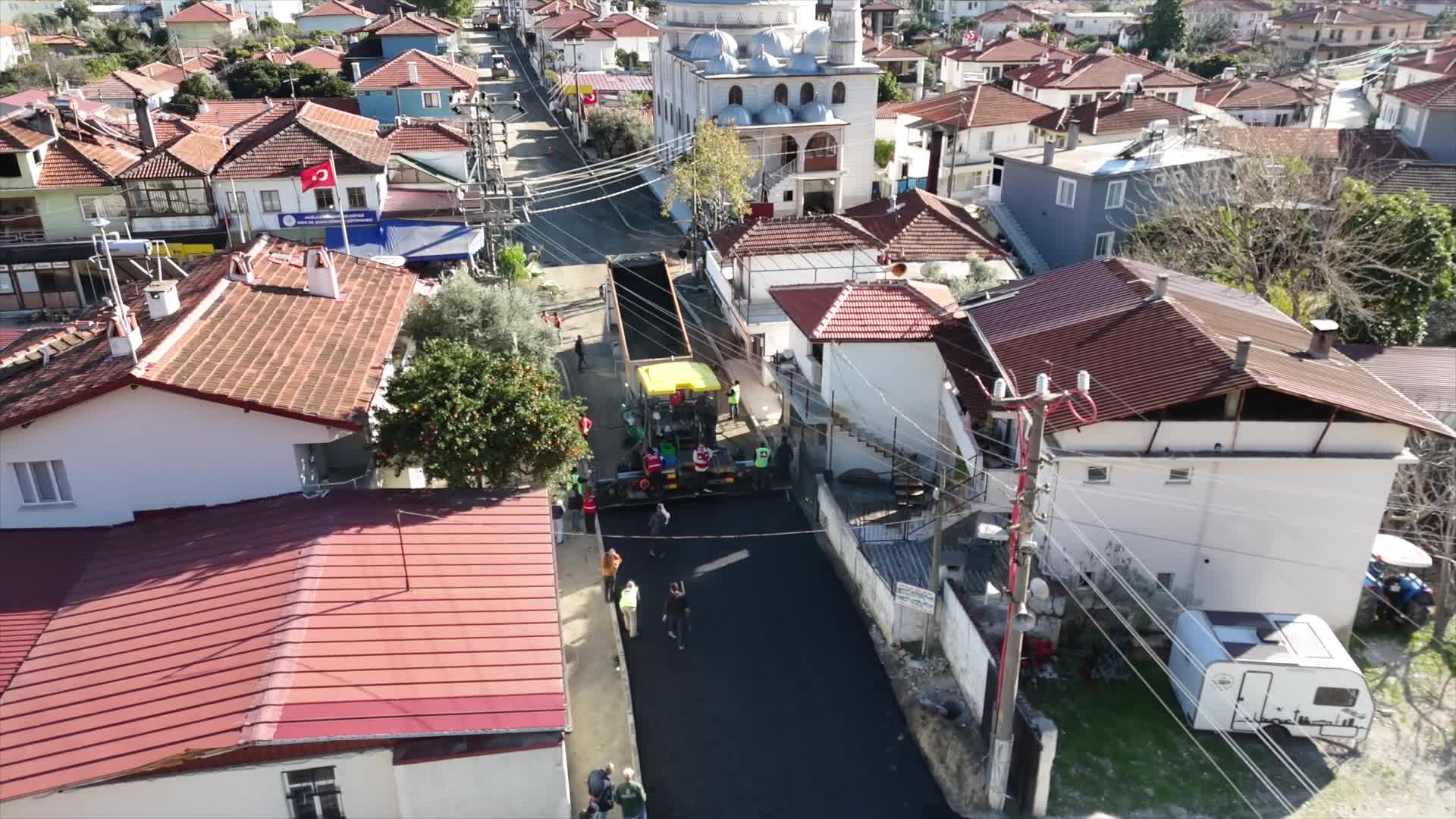 Muğla Büyükşehir Belediyesi, kentte ulaşım altyapısını güçlendirmek için yatırımlarını sürdürüyor
