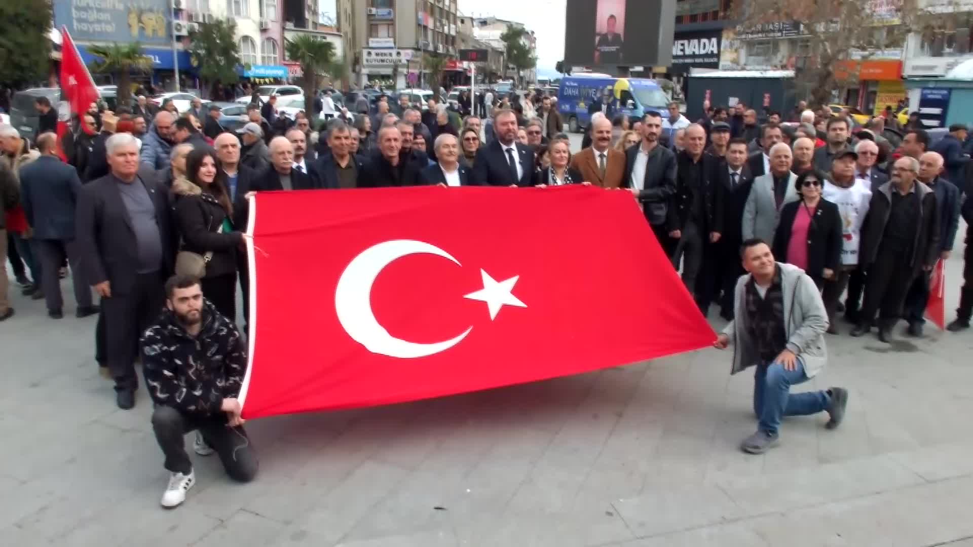 Burhaniye'de üreticilerden zeytinyağı fiyatlarına tepki