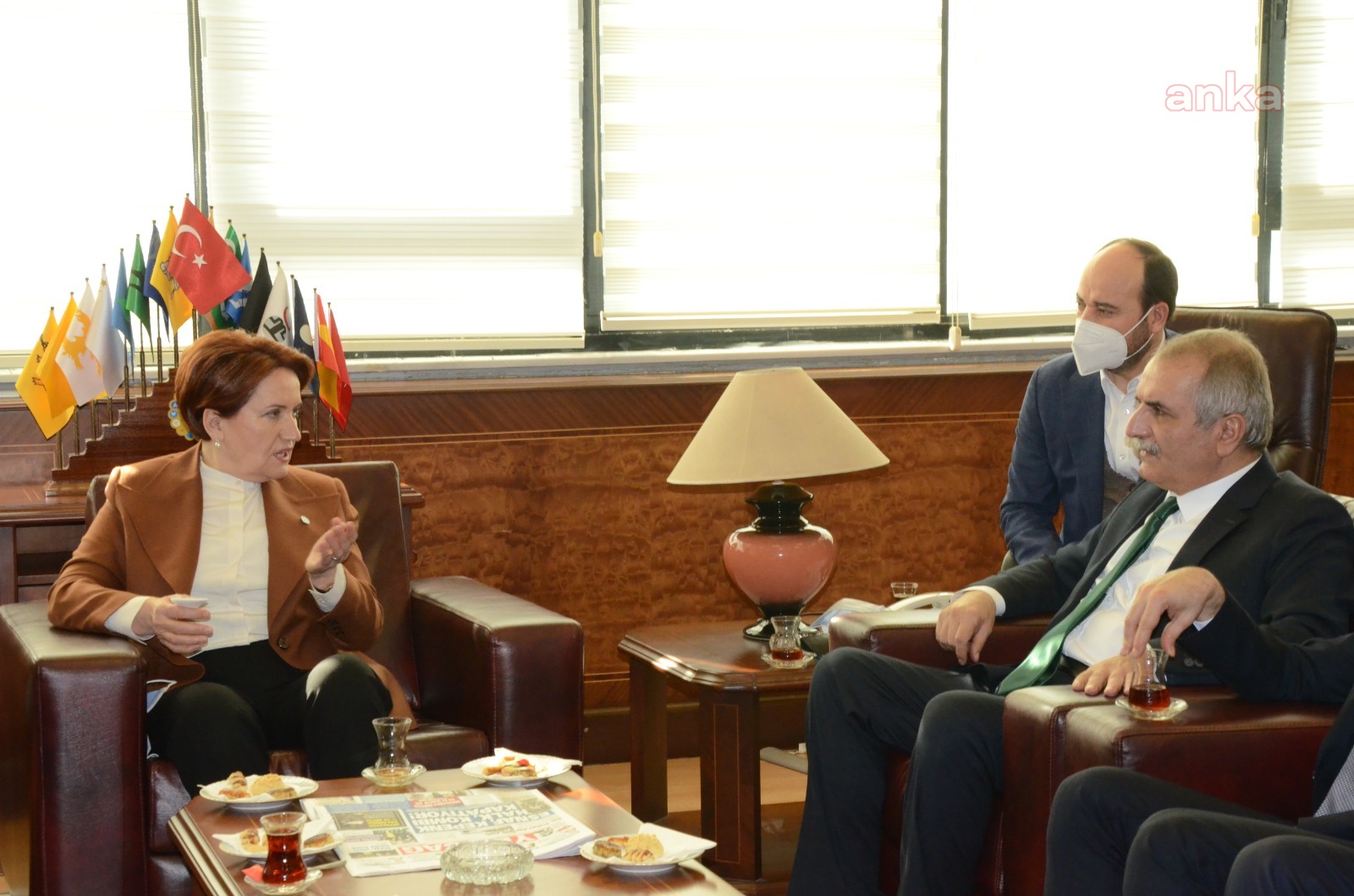 AKŞENER, YENİÇAĞ GAZETESİNE GEÇMİŞ OLSUN ZİYARETİNDE BULUNDU