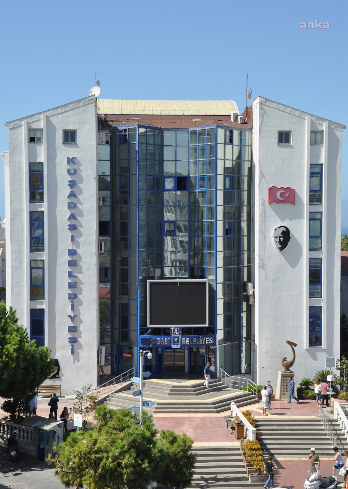 KUŞADASI’NDA İNŞAAT FAALİYETLERİNE DÜZEN GELİYOR