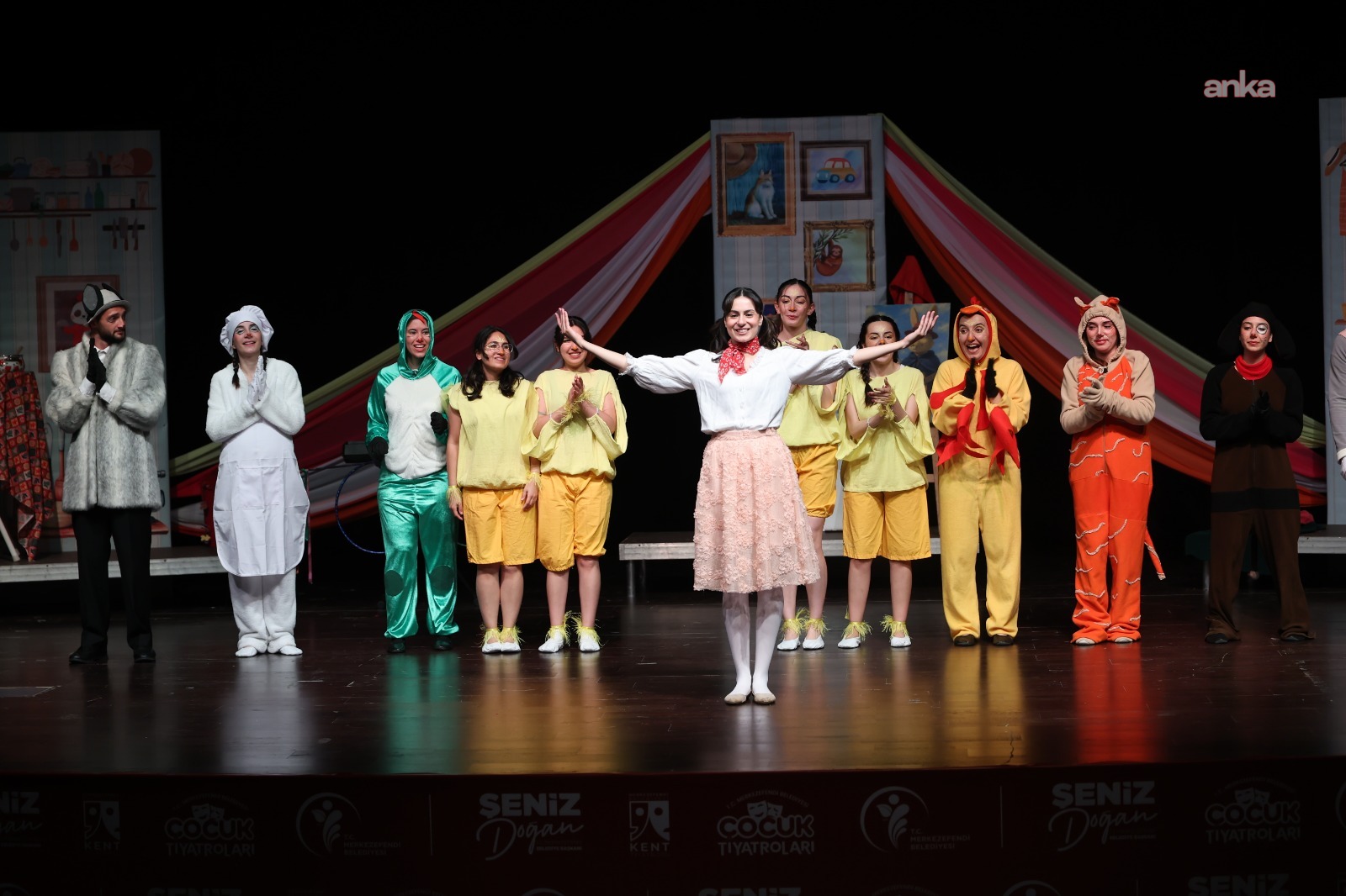 Merkezefendi Belediyesi'nin Uluslararası Çocuk Tiyatro Festivali'ne ödül