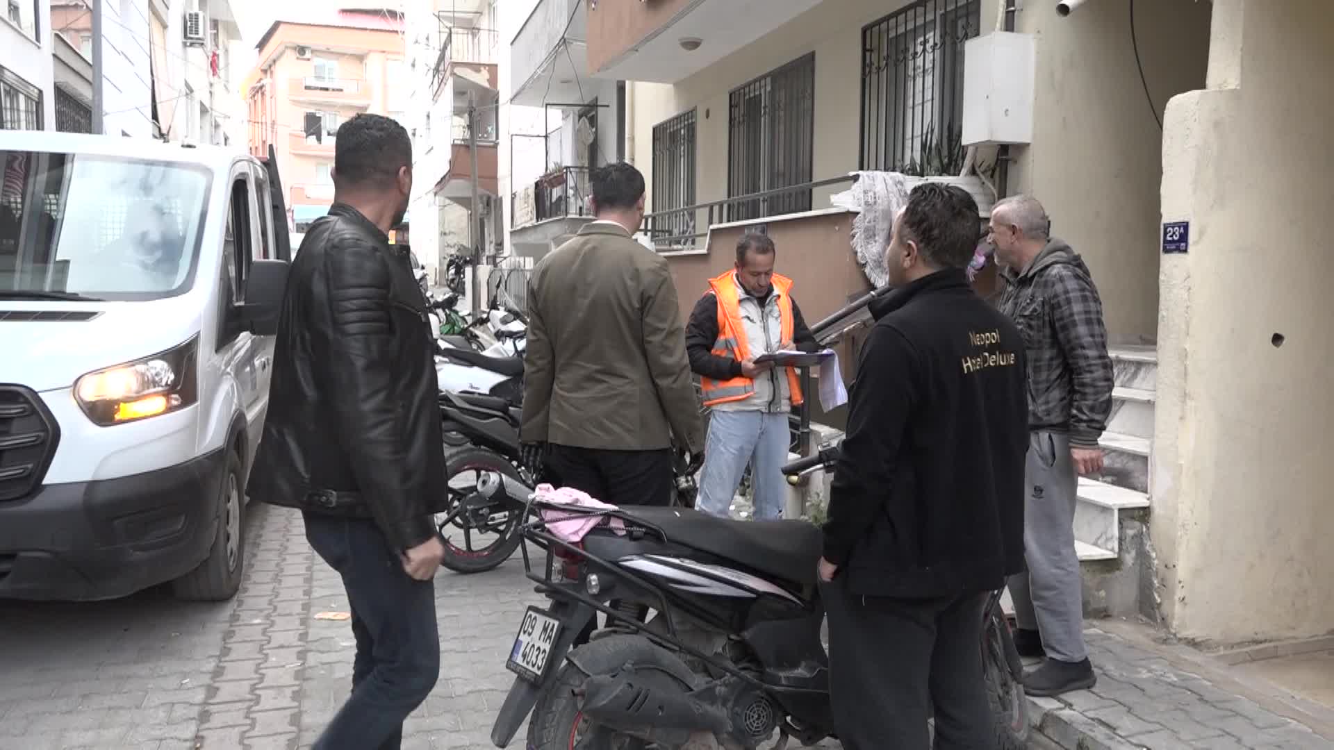 Kuşadası Belediyesi, yakacak yardımlarını hızlandırdı