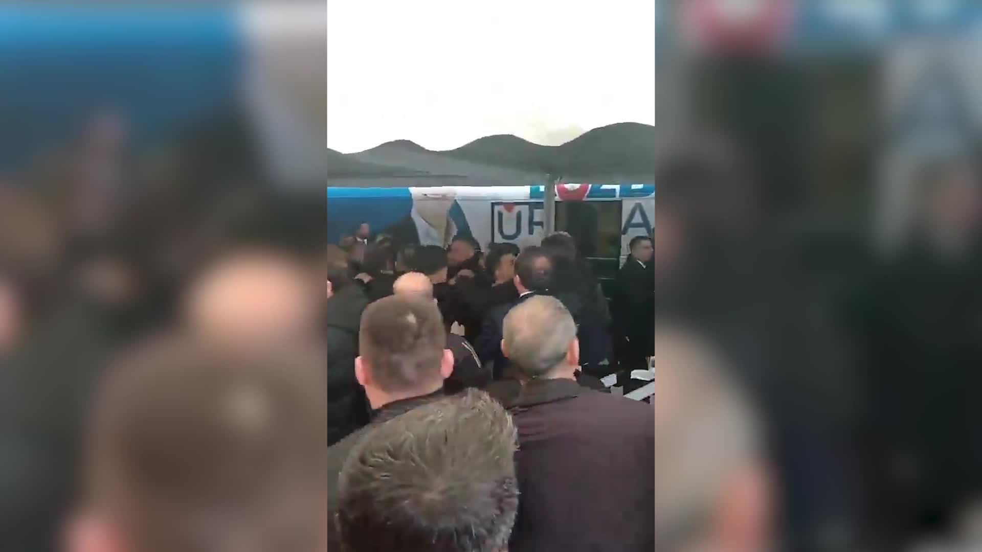 Bursa Büyükşehir Belediye Başkanı Bozbey’e darp girişimi