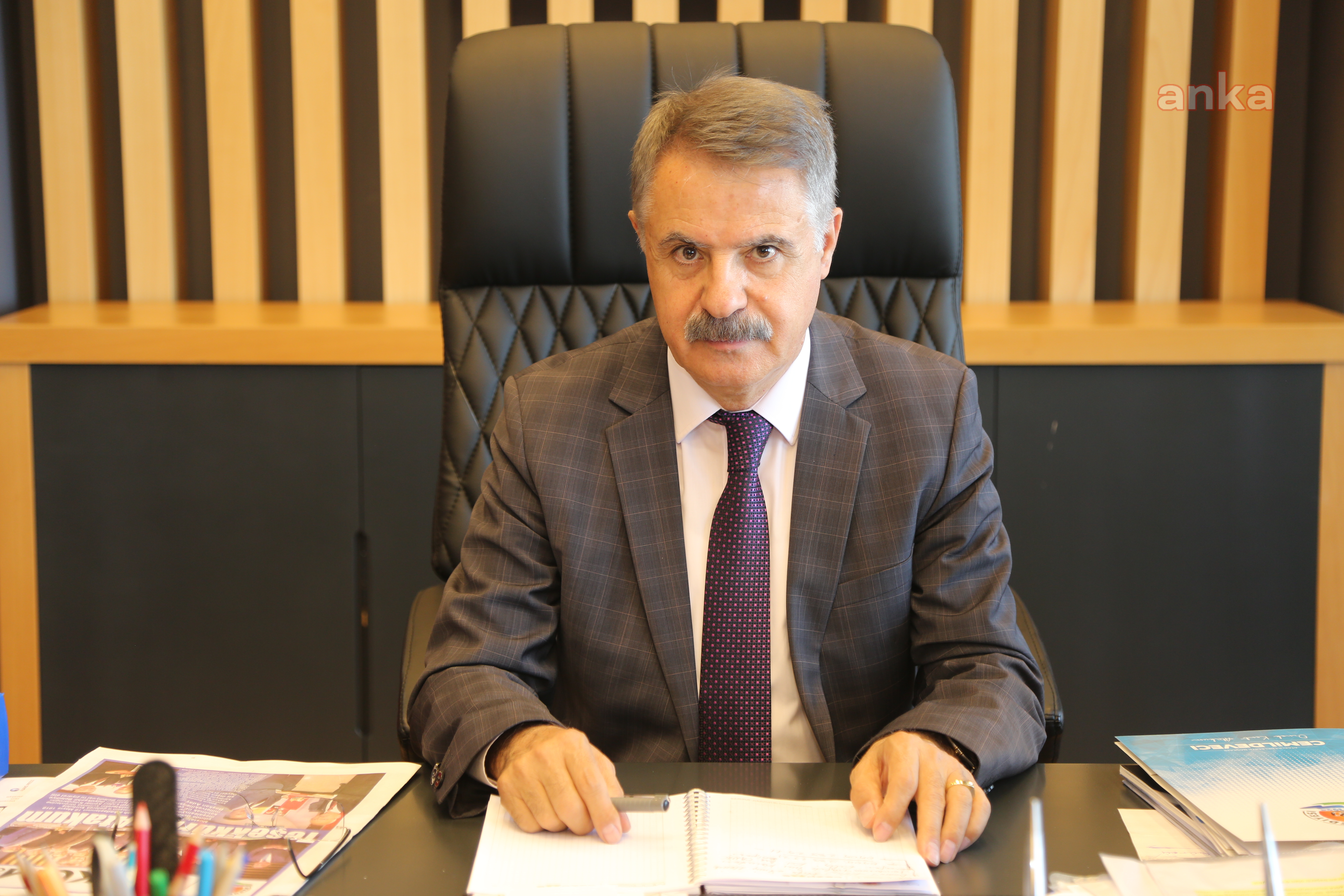 ATAKUM BELEDİYE BAŞKANI DEVECİ'DEN HACİZ TEPKİSİ: "BEN ÇADIRDA DA HİZMET VERİRİM"