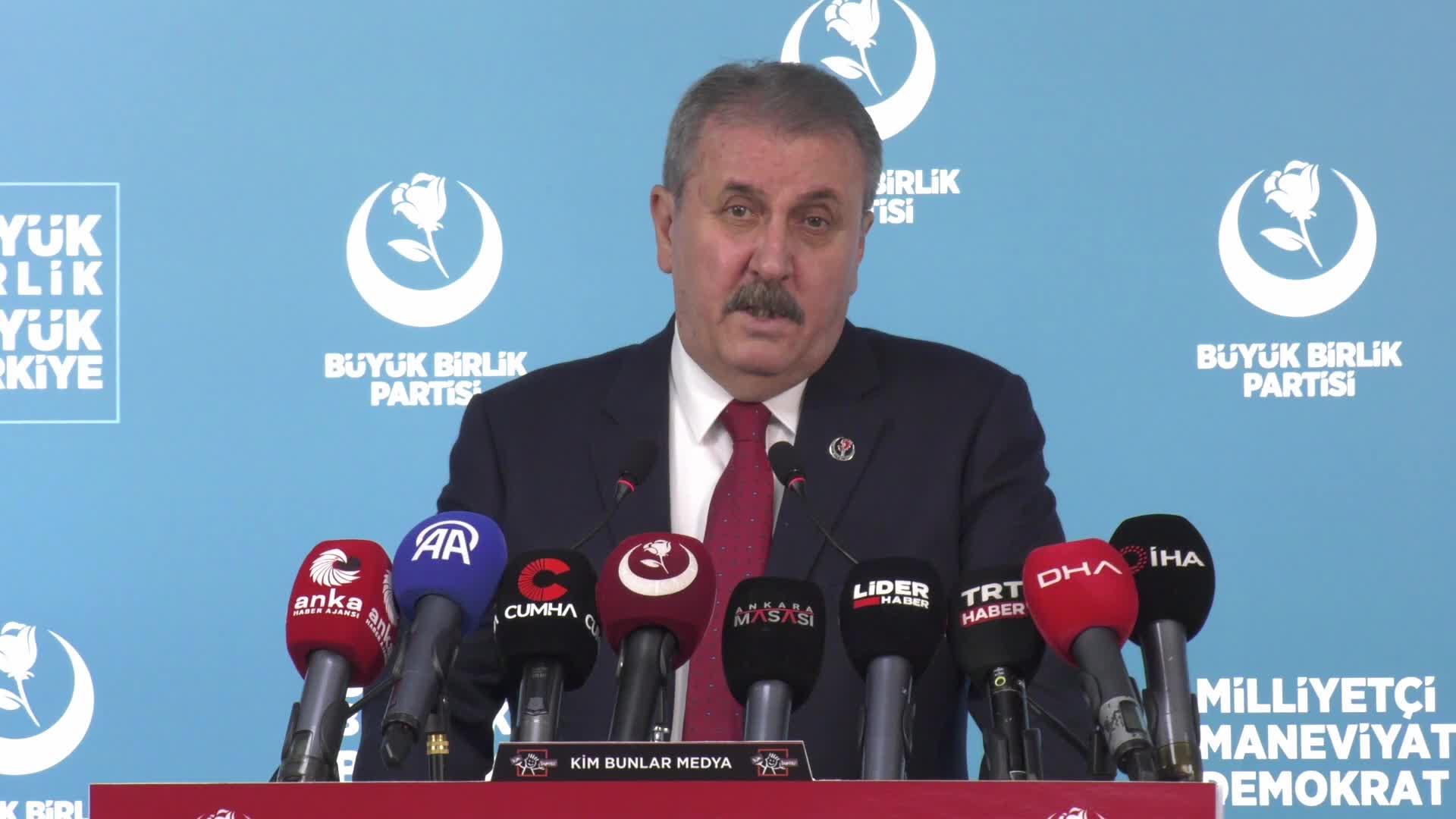 Mustafa Destici'den ABD'ye 'Venezuela' tepkisi: Hiçbir devletin başka bir devlete böyle bir girişimde bulunma hakkı da haddi de yoktur