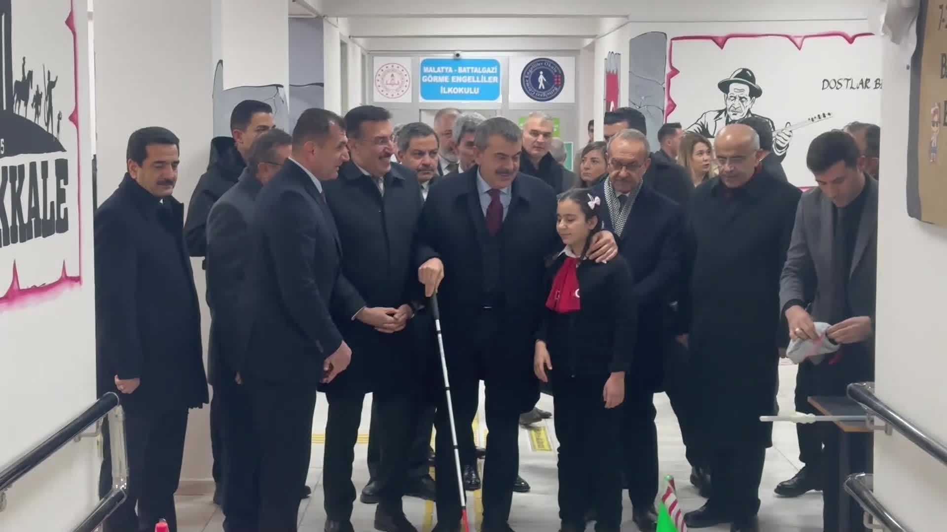 Bakan Tekin, Beyaz Baston Görme Engelliler Haftası kapsamında Malatya’da okul ziyaretinde bulundu
