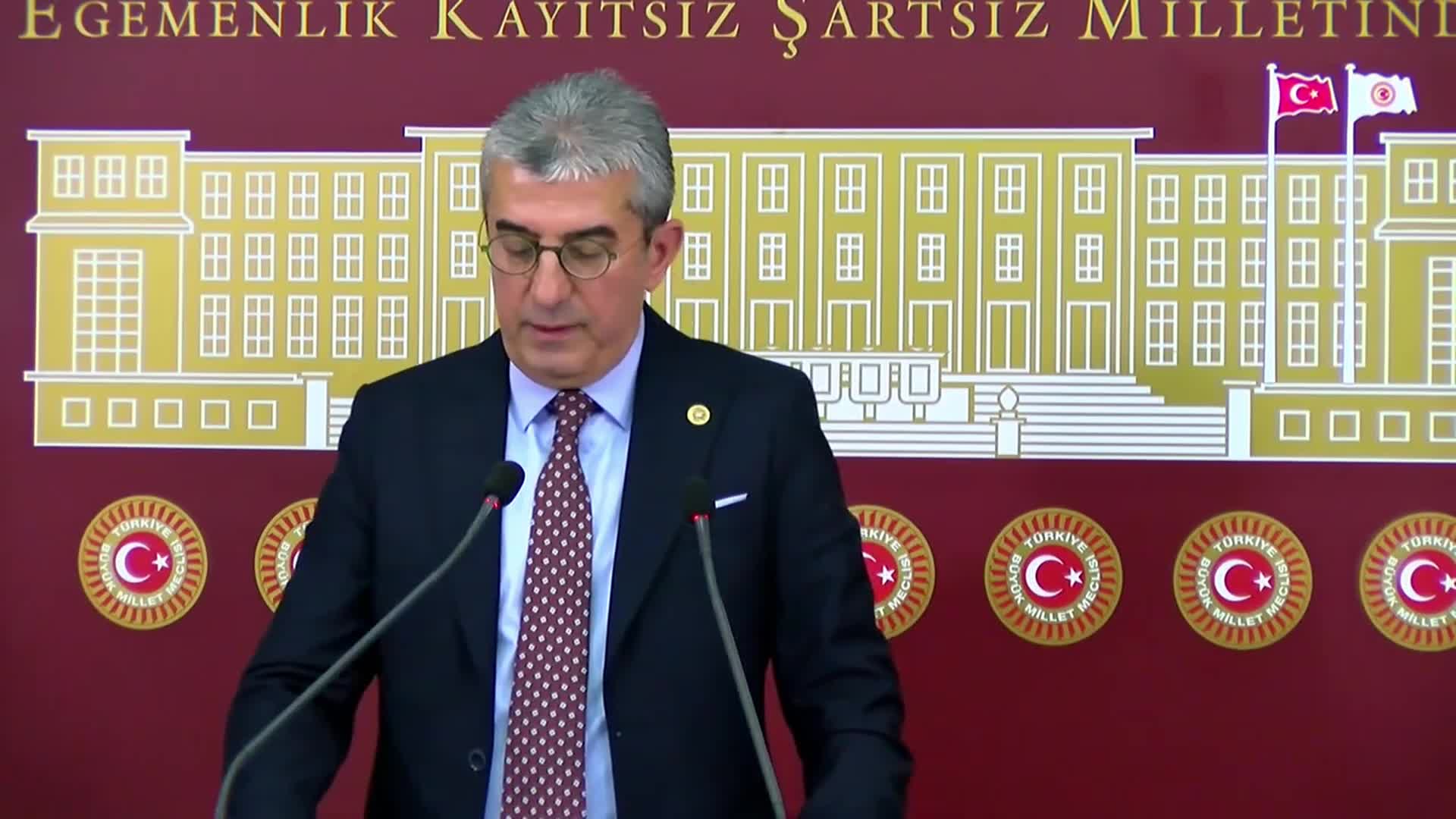 Gökhan Günaydın'dan iktidara Venezuela tepkisi: "Sanki Maduro'yu gece yatağından Özgür Özel almış"