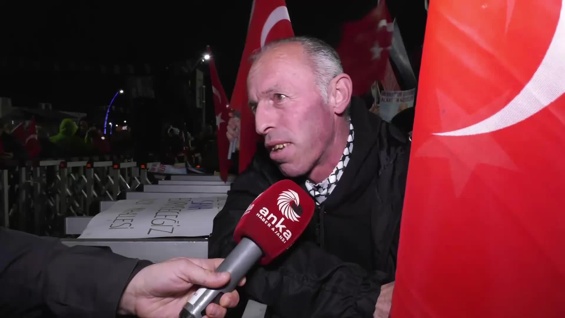 CHP’nin "Millet İradesin Sahip Çıkıyor" mitingine katılan vatandaş: "Yorulmadık, yılmadık. Vazgeçmeyeceğiz Ekrem Başkan’ı Çankaya’ya çıkarıncaya kadar"