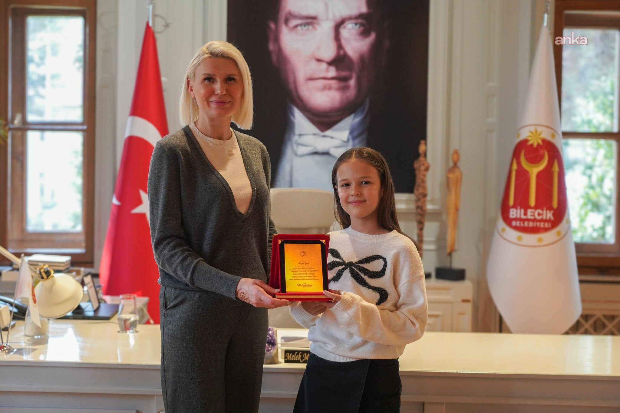Bilecik Belediye Başkanı Subaşı, dereceye giren genç piyanist Arya İpek'i ağırladı