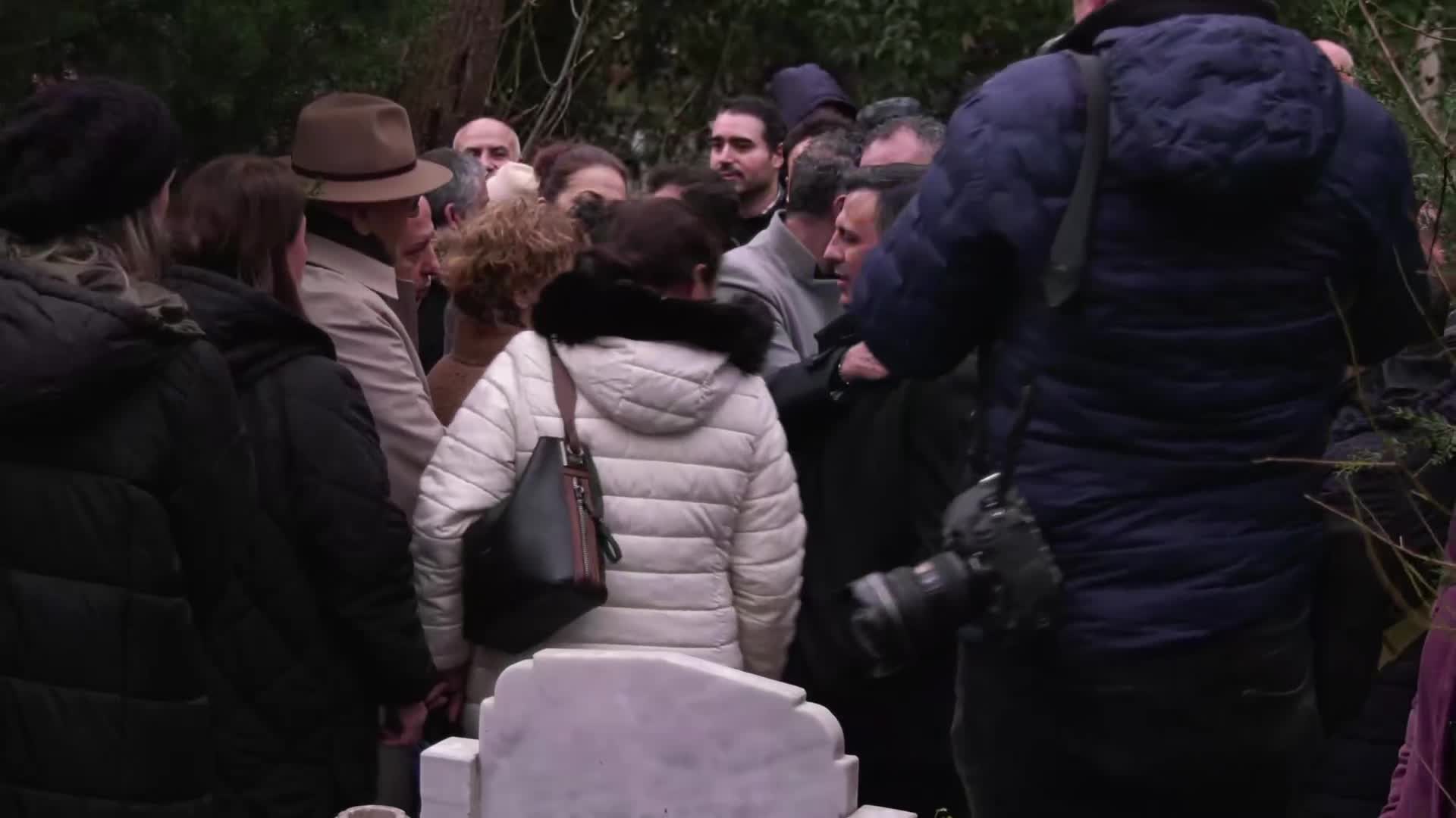 Metin Göktepe katledilişinin 30. yılında mezarı başında anıldı... Özgür Çelik: Metin Göktepe'yi katledenler tarihin karanlığının içerisinde yok olup gittiler