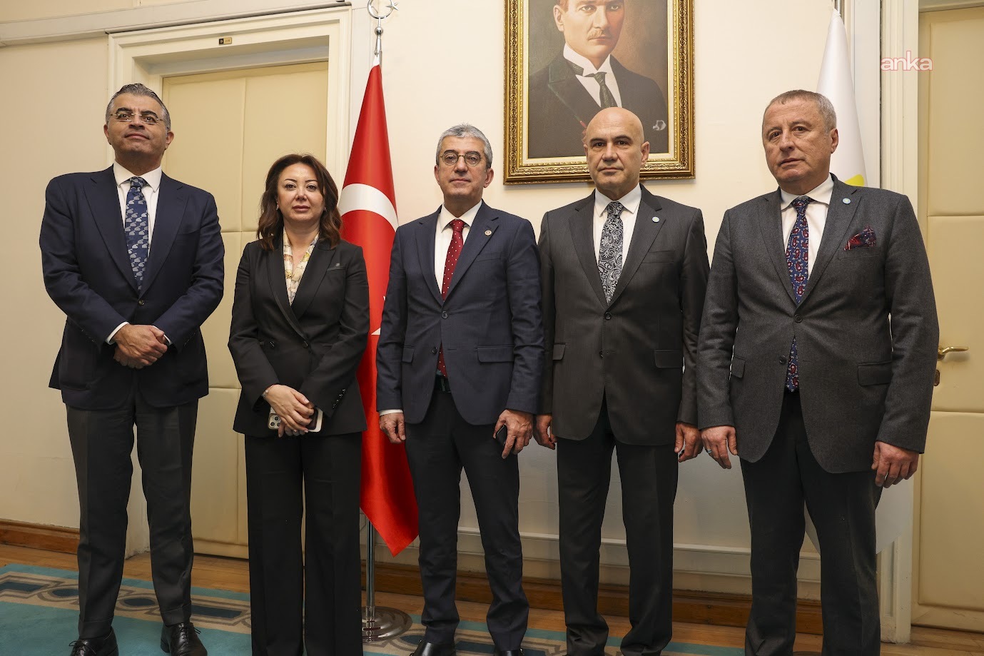CHP'den İYİ Parti'ye ziyaret... Turhan Çömez: "30 milyon vatandaş açlık sınırının altında yaşıyorsa, iktidar sahiplerinin hesap vermesi gerekir"