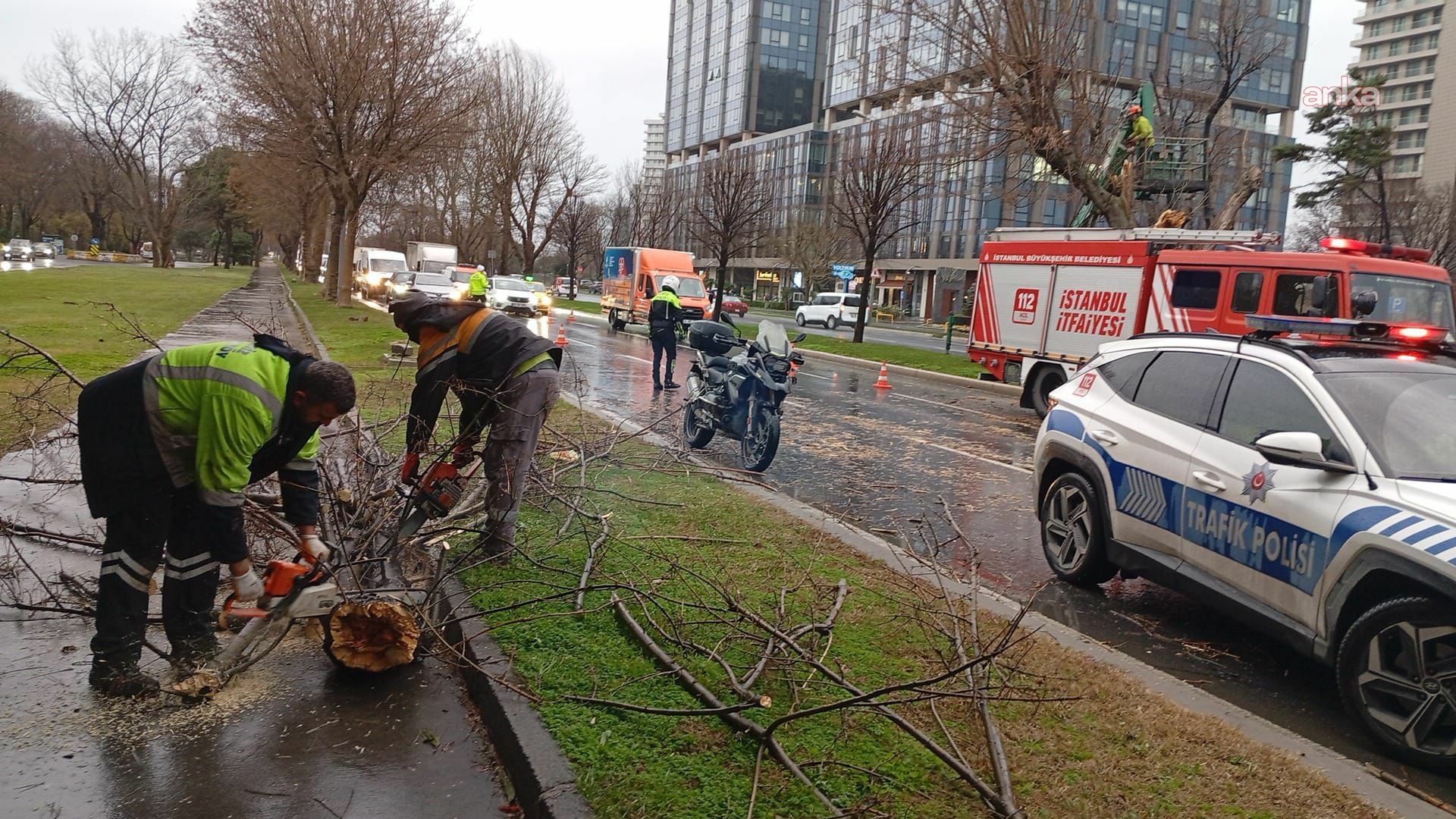 Bakırköy Belediyesi, fırtına ve yağışa karşı önlemlerini arttırdı