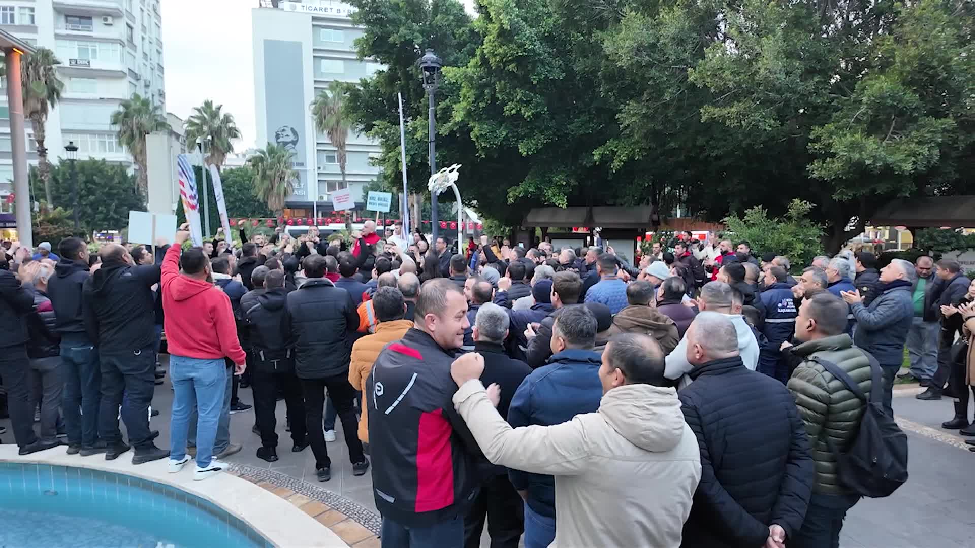 Gökan Zeybek: "Bu ülkenin makus talihini yeneceğiz. Arkadaşlarımızın ödediği bedeller, tarihe altın süreçler olarak geçecek. Onların her birisi kahramandır"