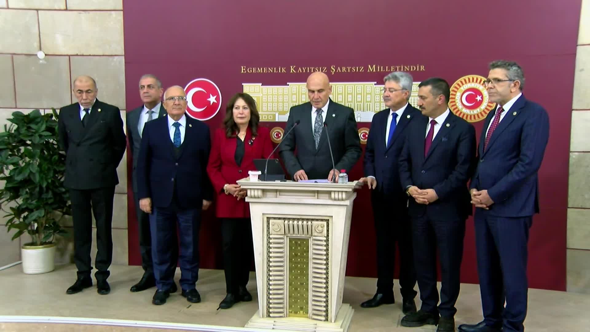 Turhan Çömez: Ne var ne yoksa sat, trilyonlarca dolar vergi topla, milleti, devraldığından daha yüksek enflasyonla yaşamaya mahkum et