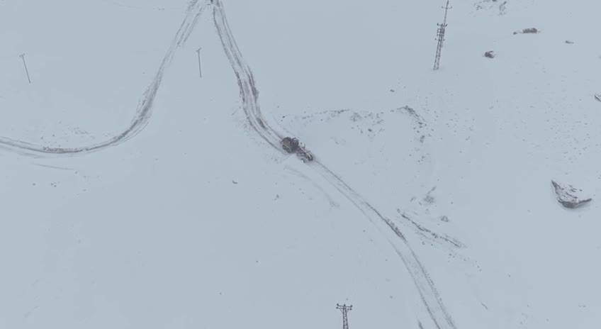 Van'da 14 yerleşim yerinin yolu ulaşıma kapalı