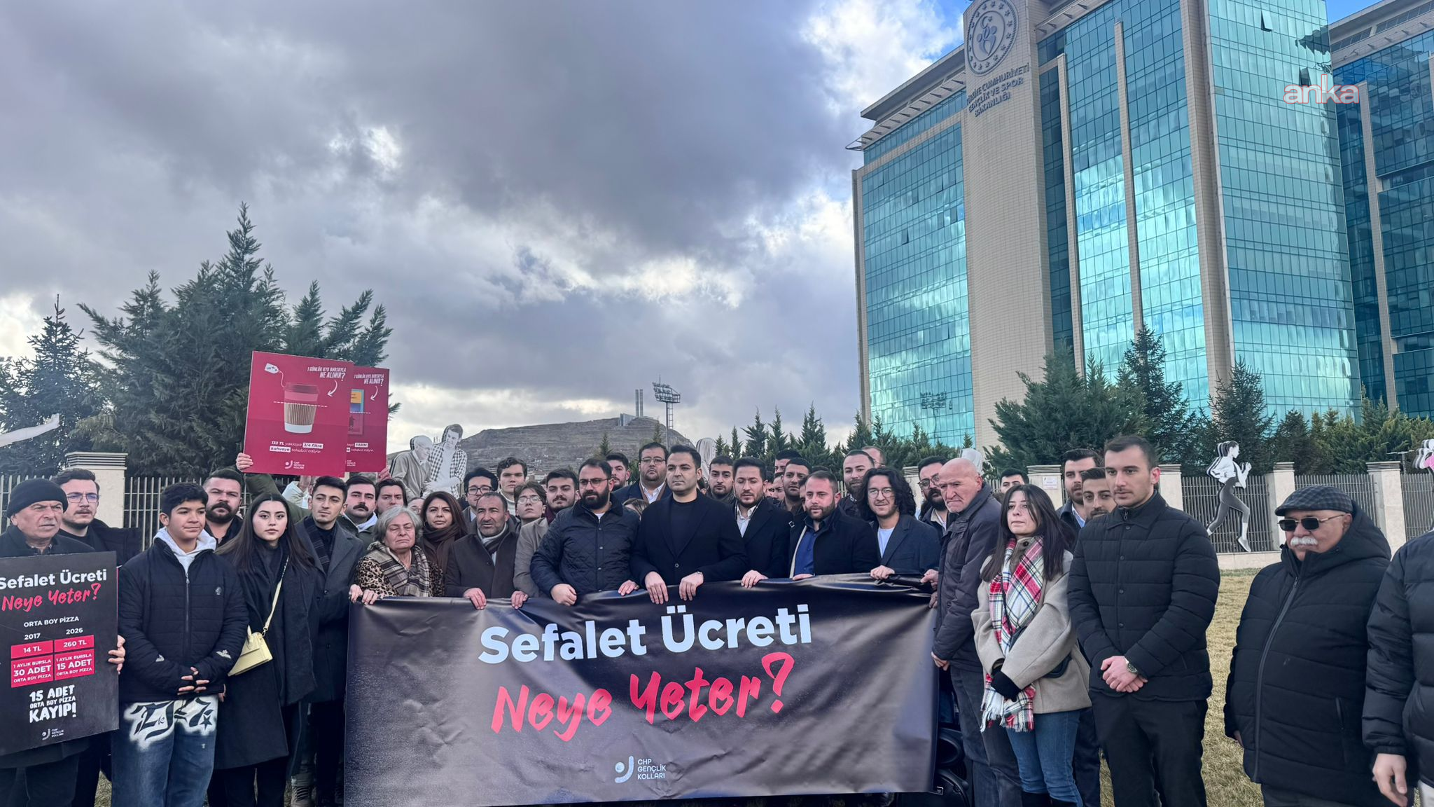 CHP Gençlik Kolları Genel Başkanı Aydın: Yeni KYK burs zammı müjde değil, bir sefaletin ilanıdır